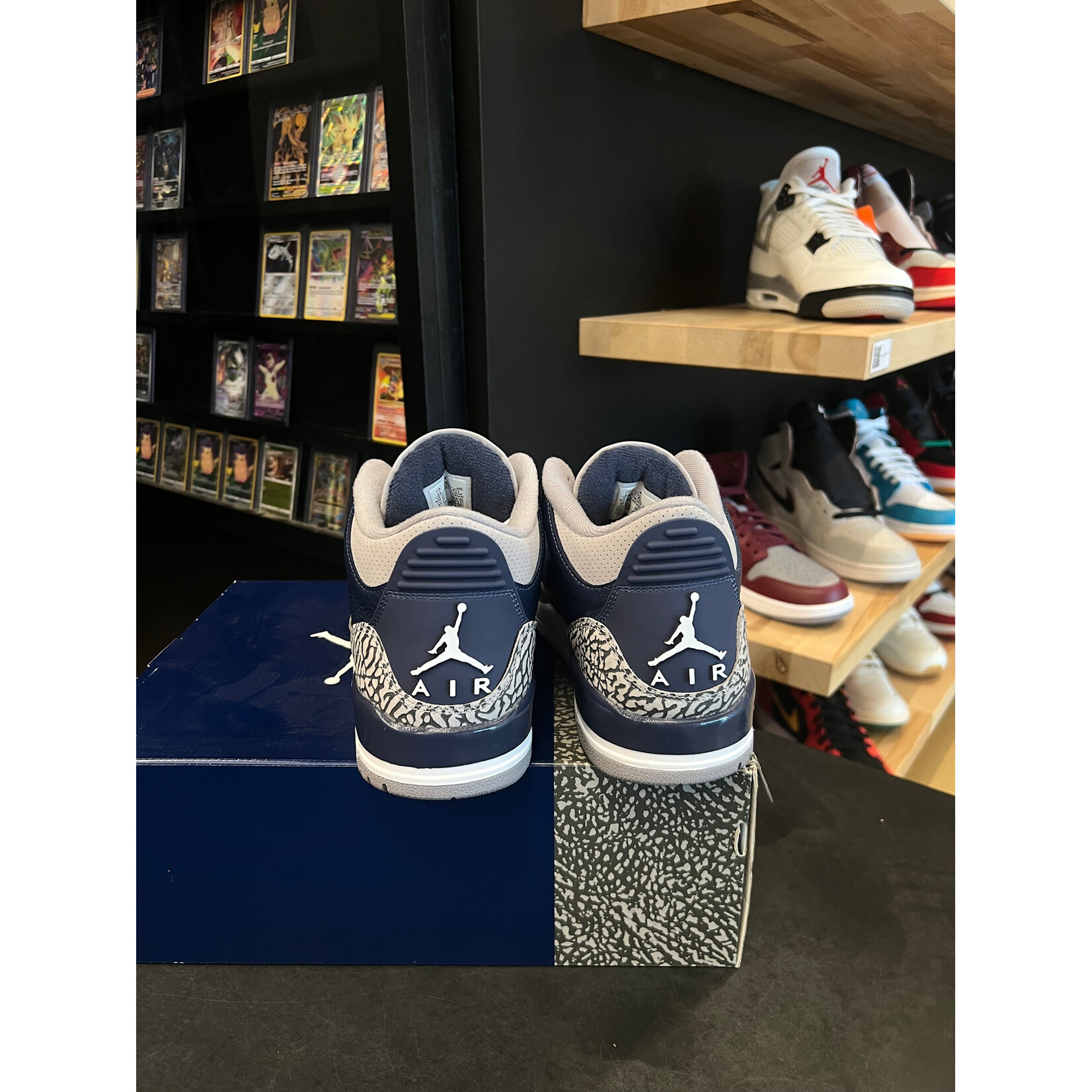 Jordan Jordan 3 Retro Georgetown (2021) Size 11, PREOWNED