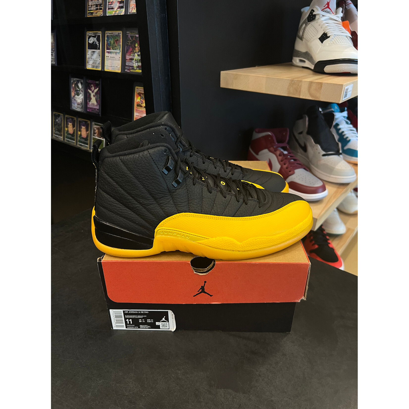 Jordan Jordan 12 Retro Black University Gold Size 11, PREOWNED