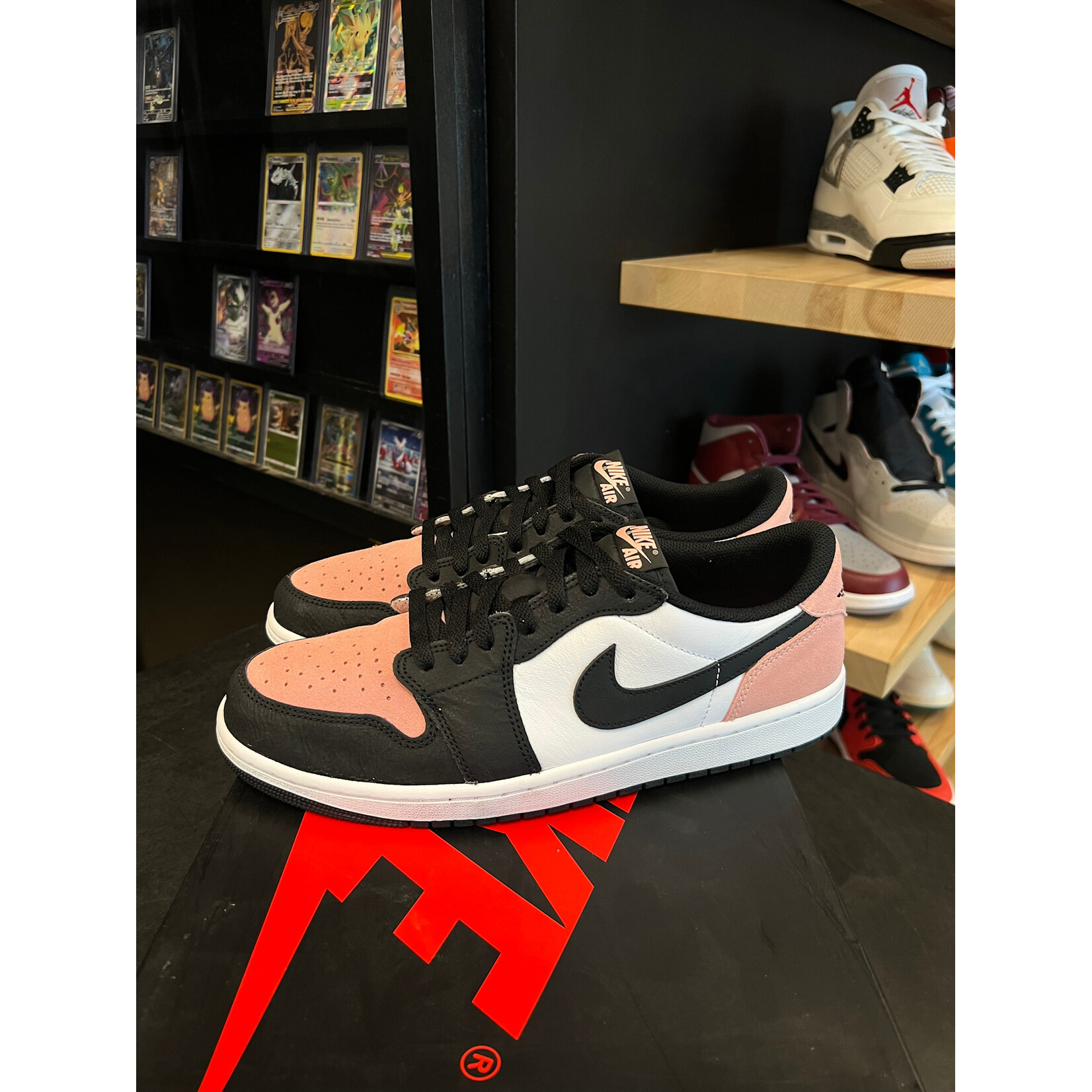 Jordan Jordan 1 Low OG Bleached Coral Size 11.5, PREOWNED