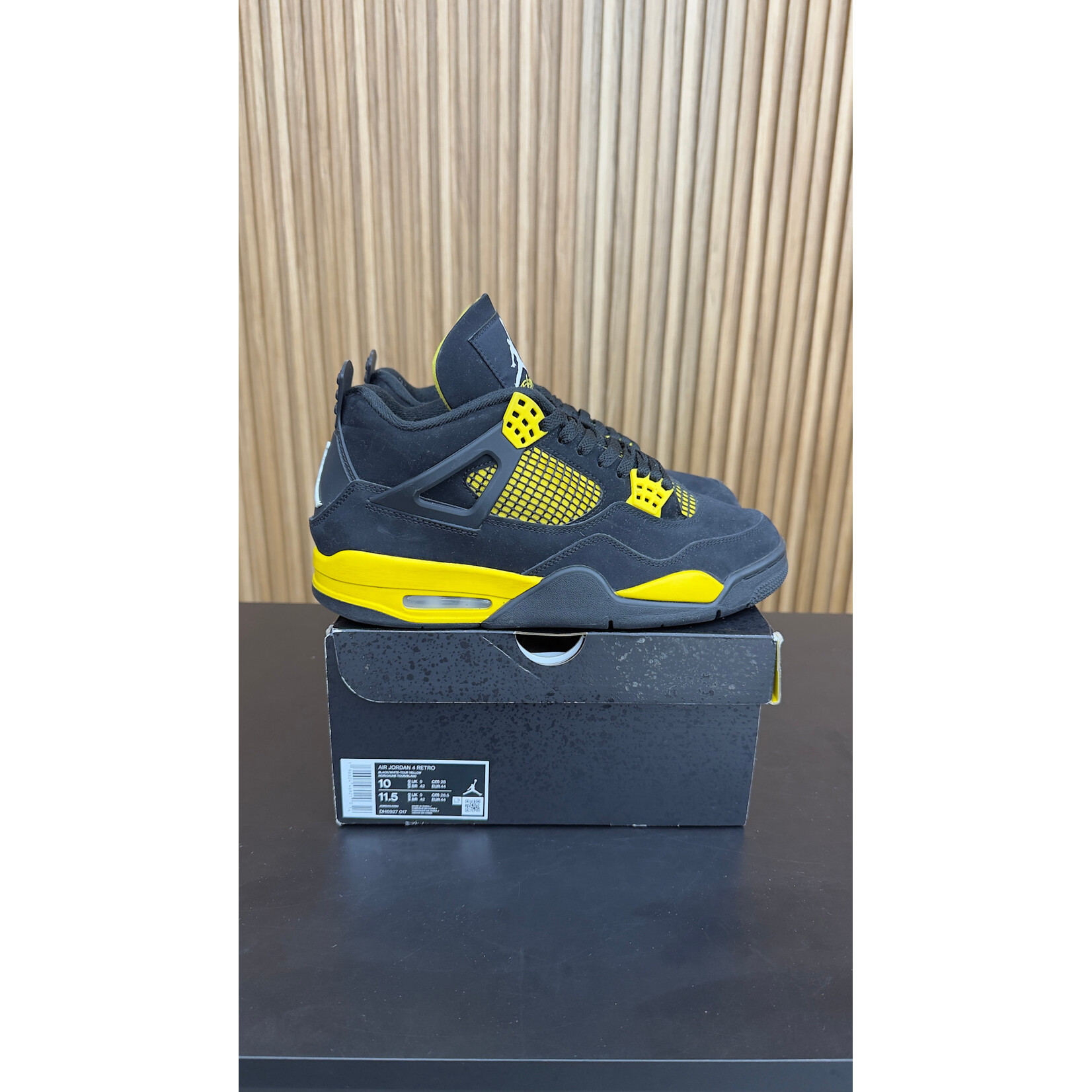 Jordan Jordan 4 Retro Thunder (2023) Size 10, PREOWNED