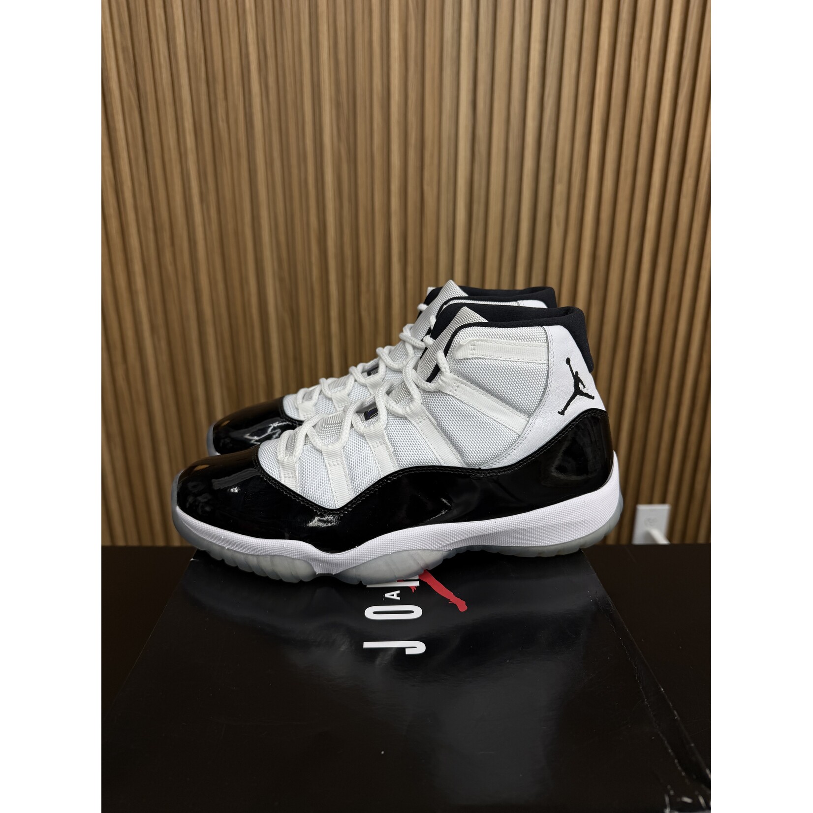Jordan Jordan 11 Retro Concord (2018) Size 11, PREOWNED