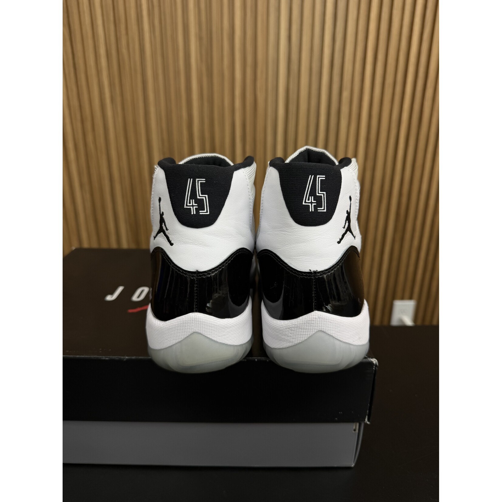Jordan Jordan 11 Retro Concord (2018) Size 11, PREOWNED