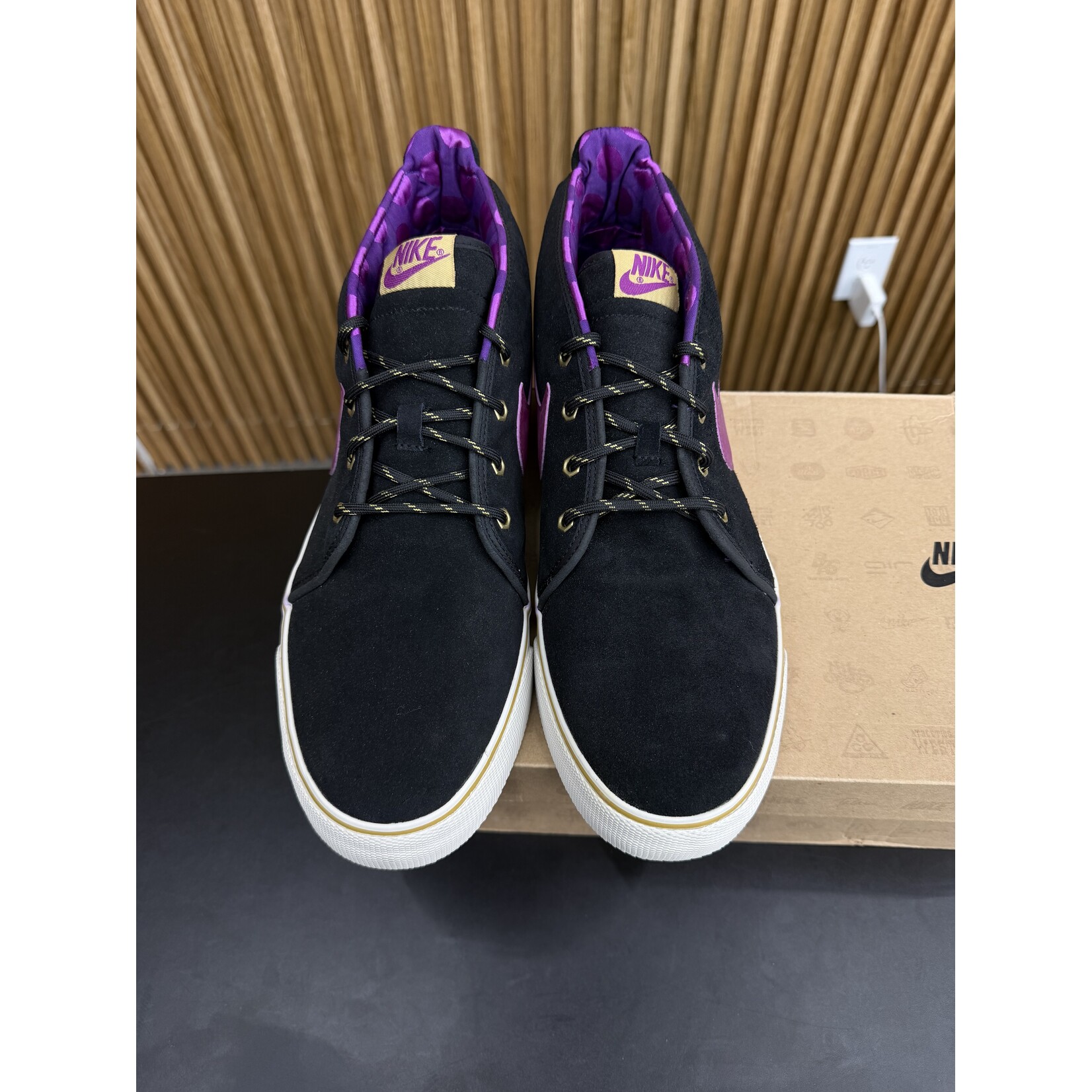 Nike Nike Toki Nd Black/Red Plum-Msln-Mtlc Pltnm Size 14, PREOWNED TRIED ON