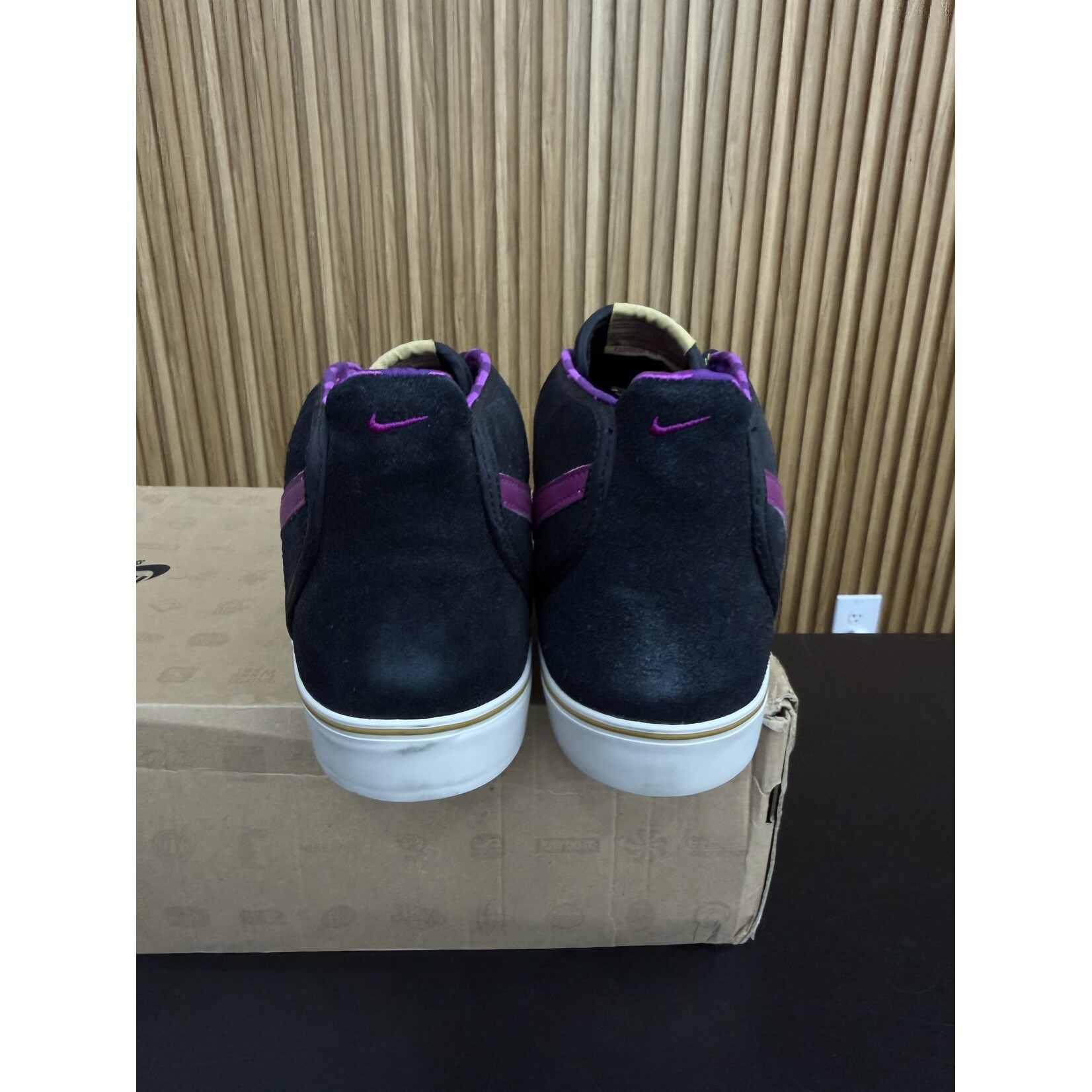 Nike Nike Toki Nd Black/Red Plum-Msln-Mtlc Pltnm Size 14, PREOWNED TRIED ON