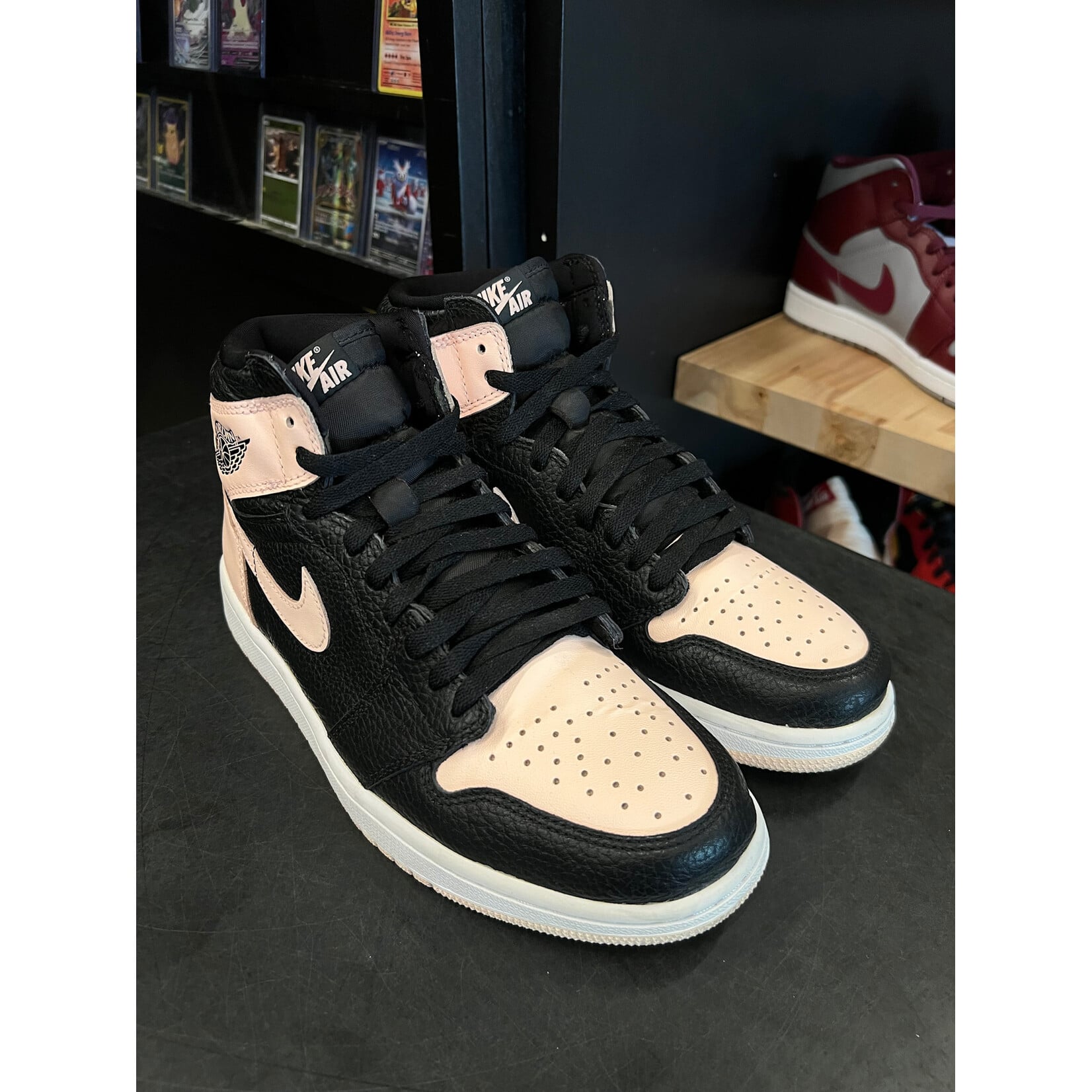 Jordan Jordan 1 Retro High Black Crimson Tint Size 8.5, PREOWNED