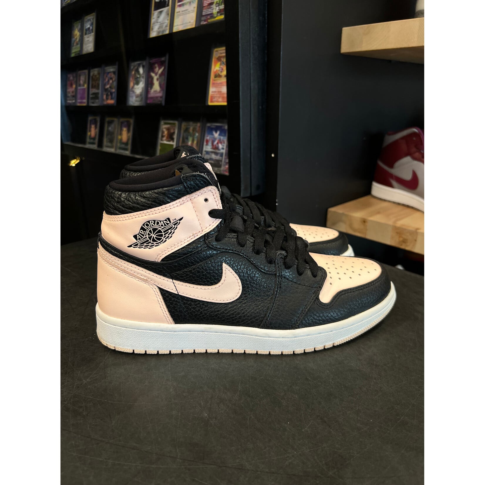 Jordan Jordan 1 Retro High Black Crimson Tint Size 8.5, PREOWNED