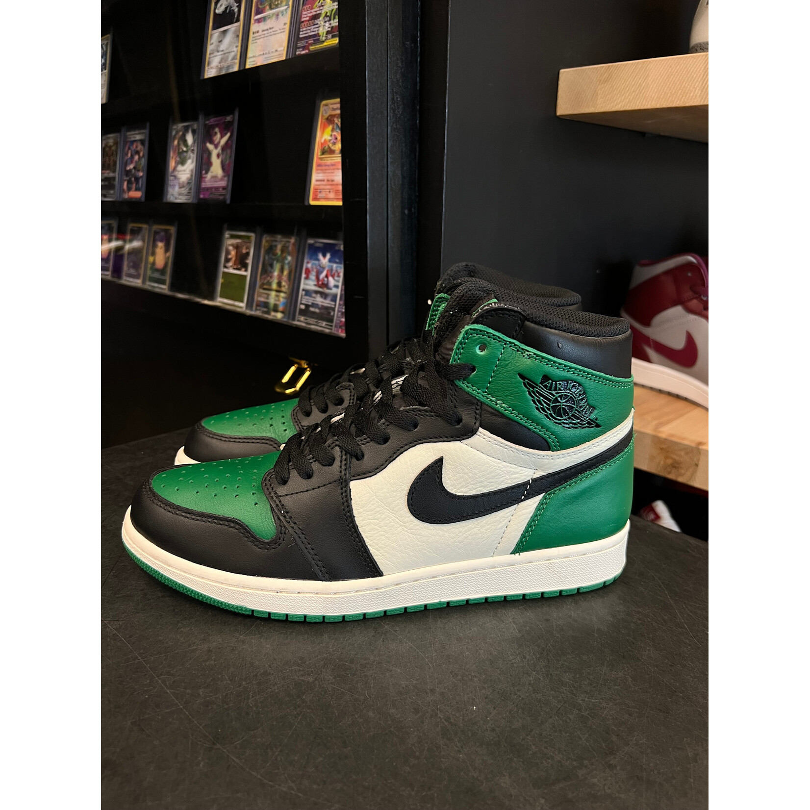 Jordan Jordan 1 Retro High Pine Green Size 9, PREOWNED