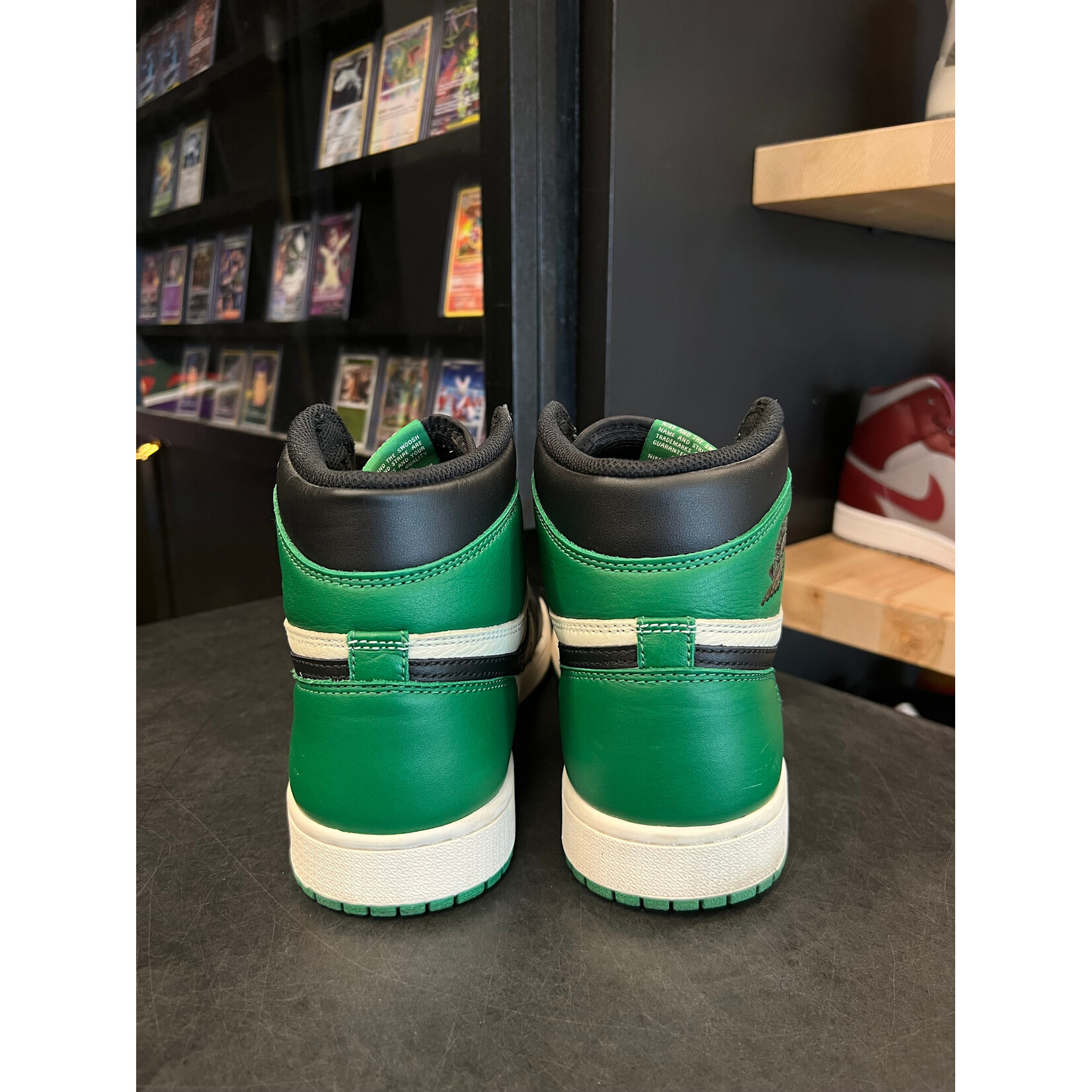 Jordan Jordan 1 Retro High Pine Green Size 9, PREOWNED