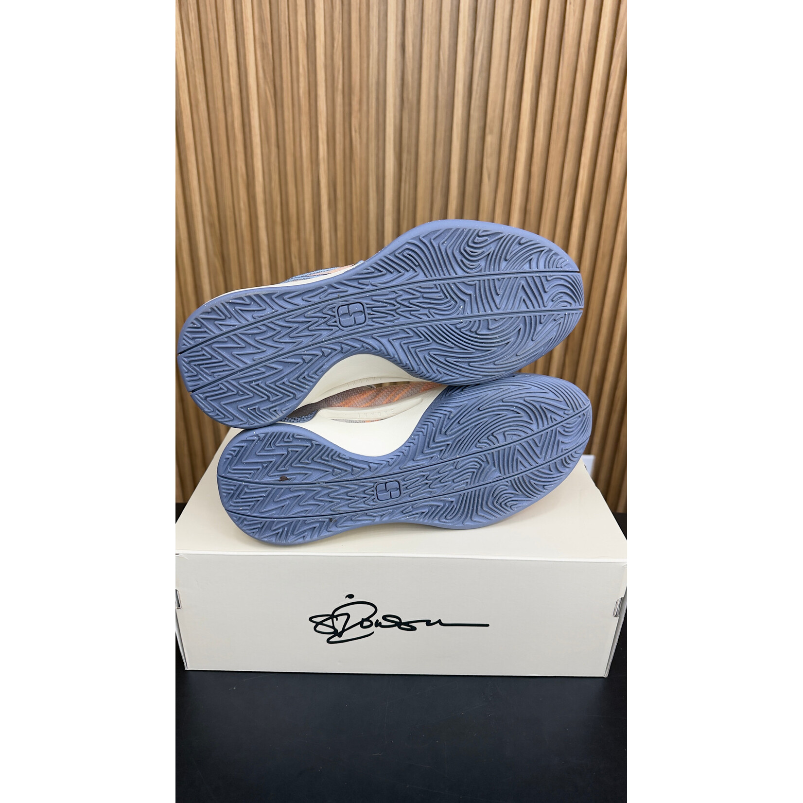 Nike Nike Sabrina 1 Grounded (Women's) Size 10W, PREOWNED