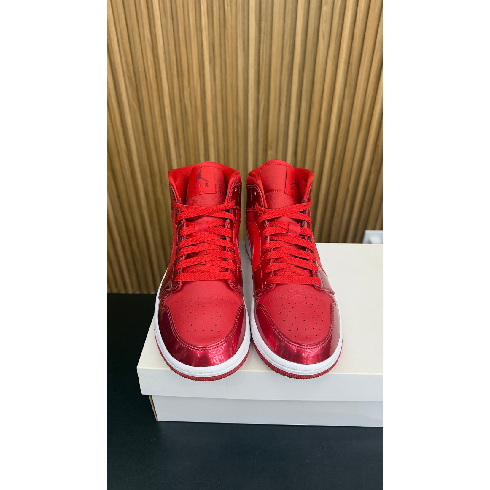 Jordan Jordan 1 Mid SE Pomegranate (Women's) Size 9.5W, PREOWNED