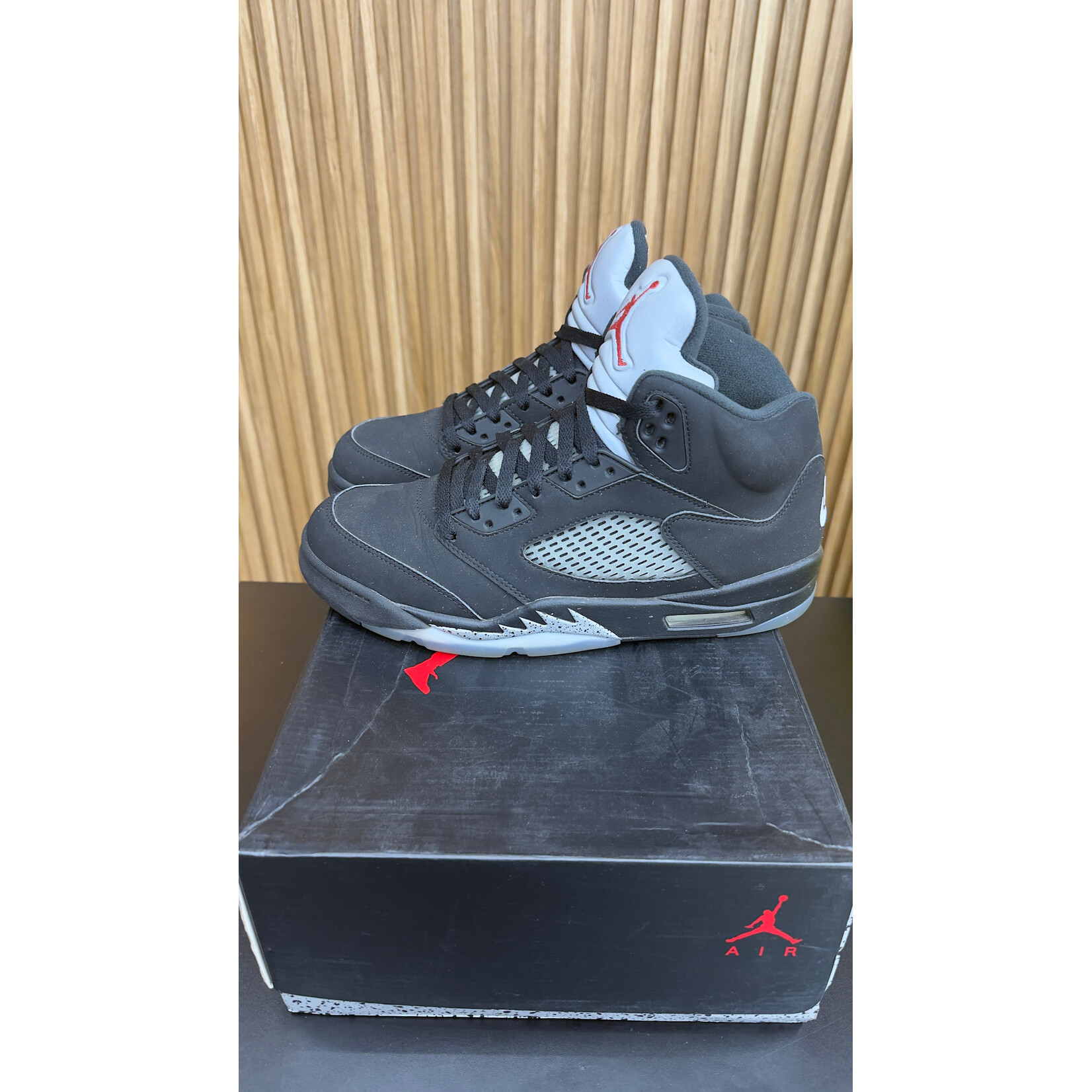 Jordan Jordan 5 Retro Black Metallic (2016) Size 10, PREOWNED