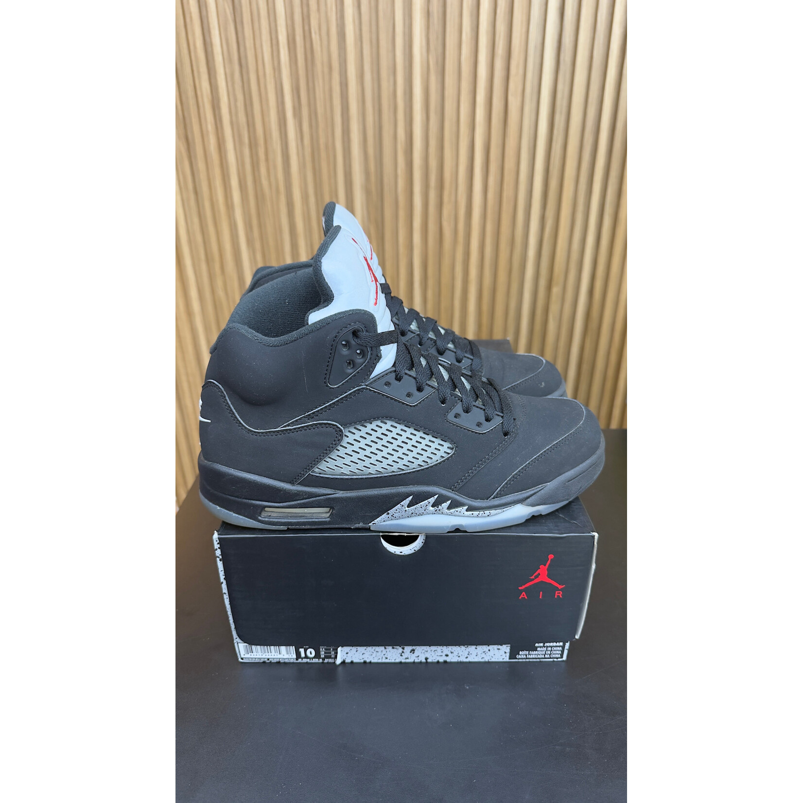 Jordan Jordan 5 Retro Black Metallic (2016) Size 10, PREOWNED