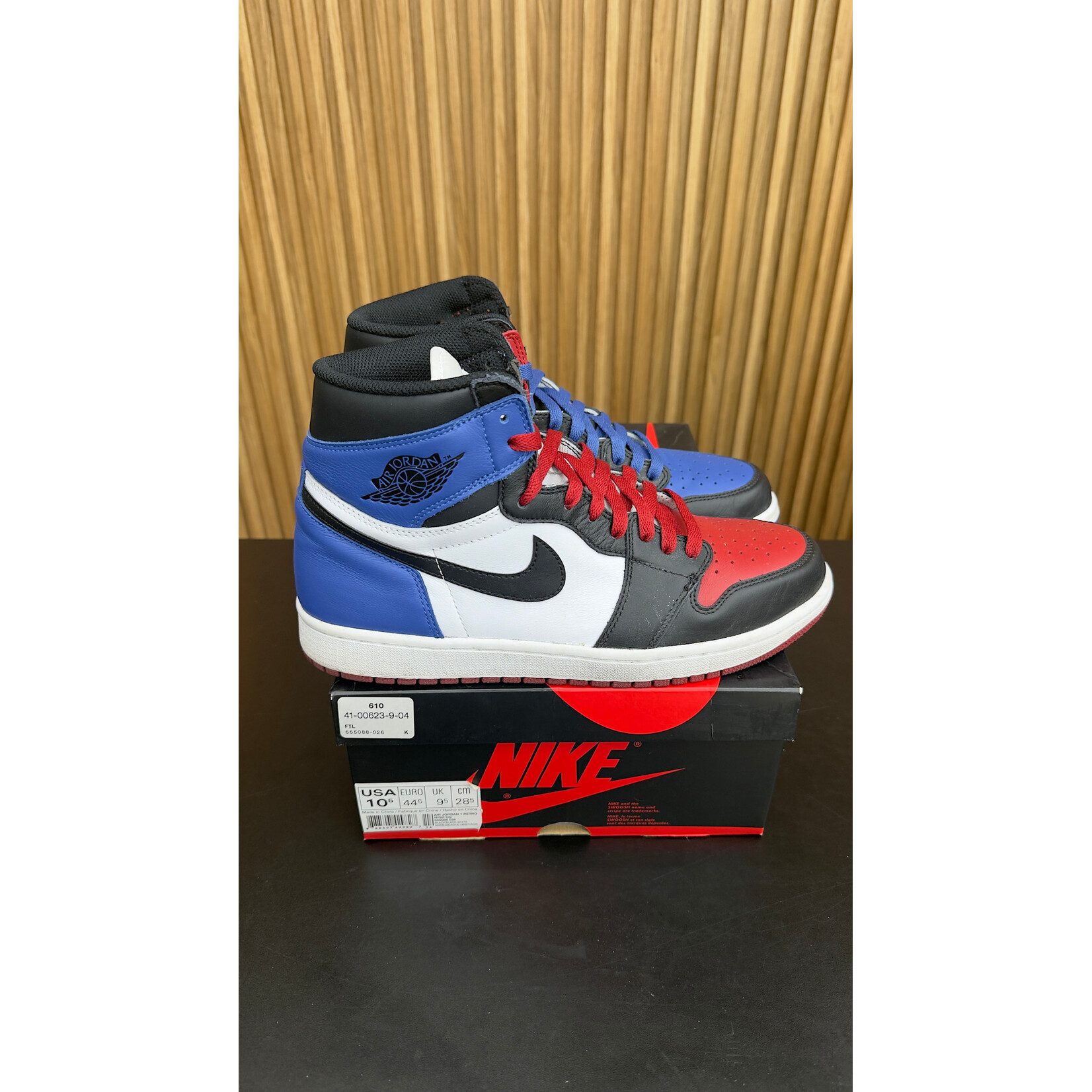 Jordan Jordan 1 Retro Top 3 Size 10.5, PREOWNED