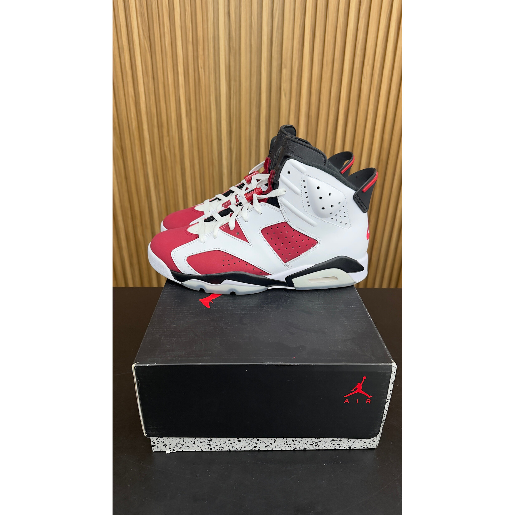 Jordan Jordan 6 Retro Carmine (2021) Size 10.5, PREOWNED