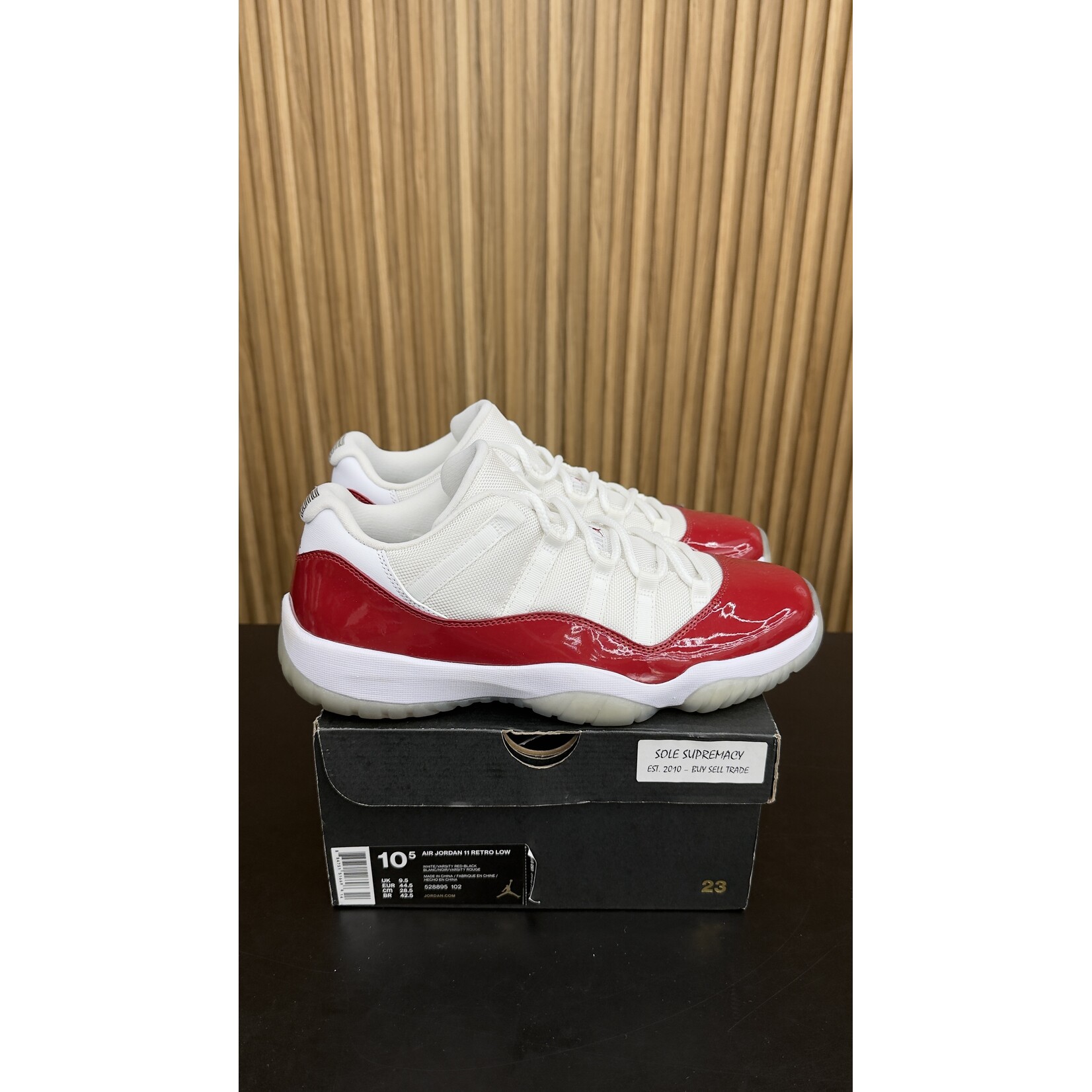 Jordan Jordan 11 Retro Low Cherry (2016) Size 10.5, PREOWNED