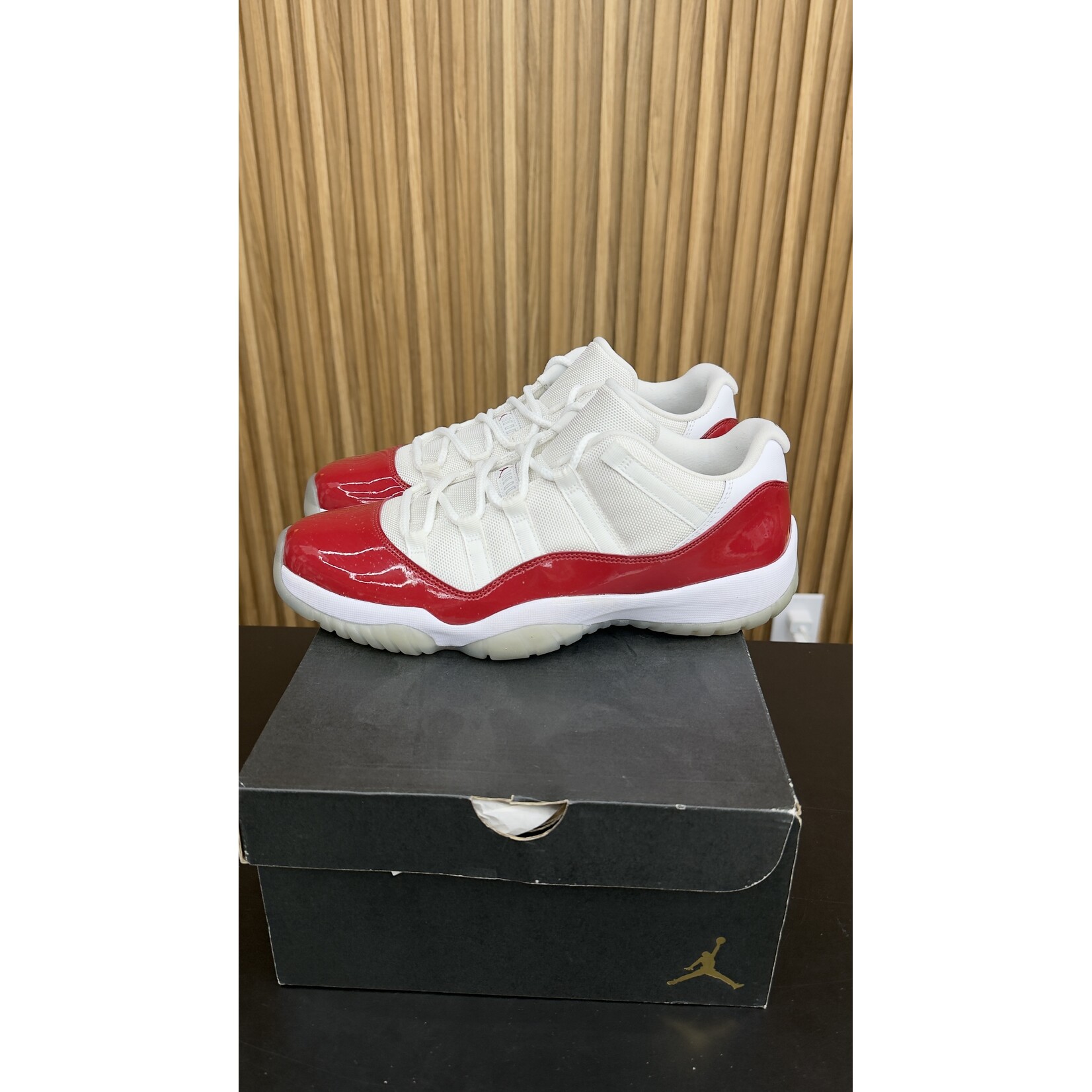Jordan Jordan 11 Retro Low Cherry (2016) Size 10.5, PREOWNED
