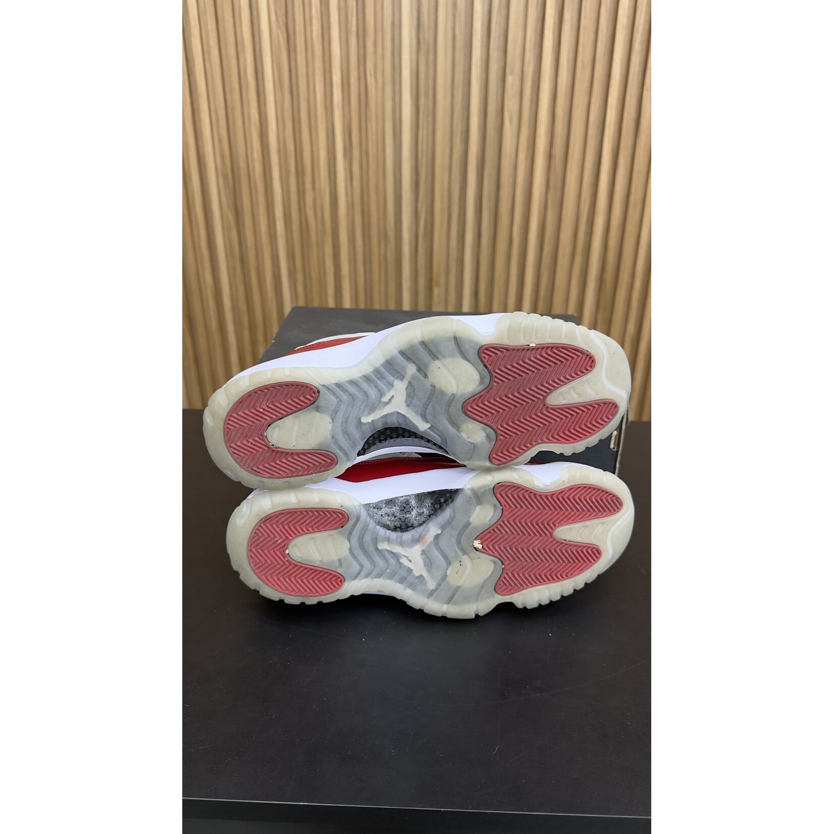 Jordan Jordan 11 Retro Low Cherry (2016) Size 10.5, PREOWNED