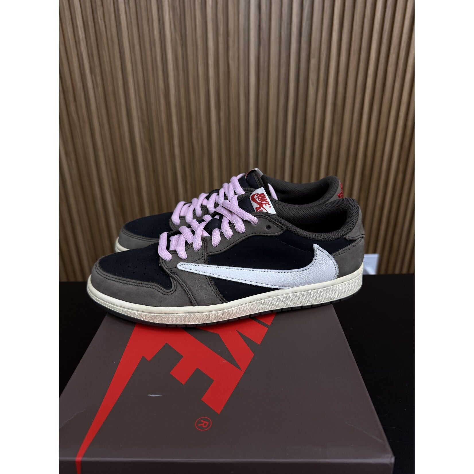 Jordan Jordan 1 Retro Low OG SP Travis Scott Mocha Size 9.5, PREOWNED