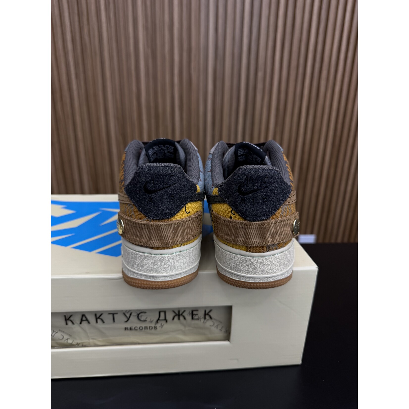 Nike Nike Air Force 1 Low Travis Scott Cactus Jack Size 9, PREOWNED