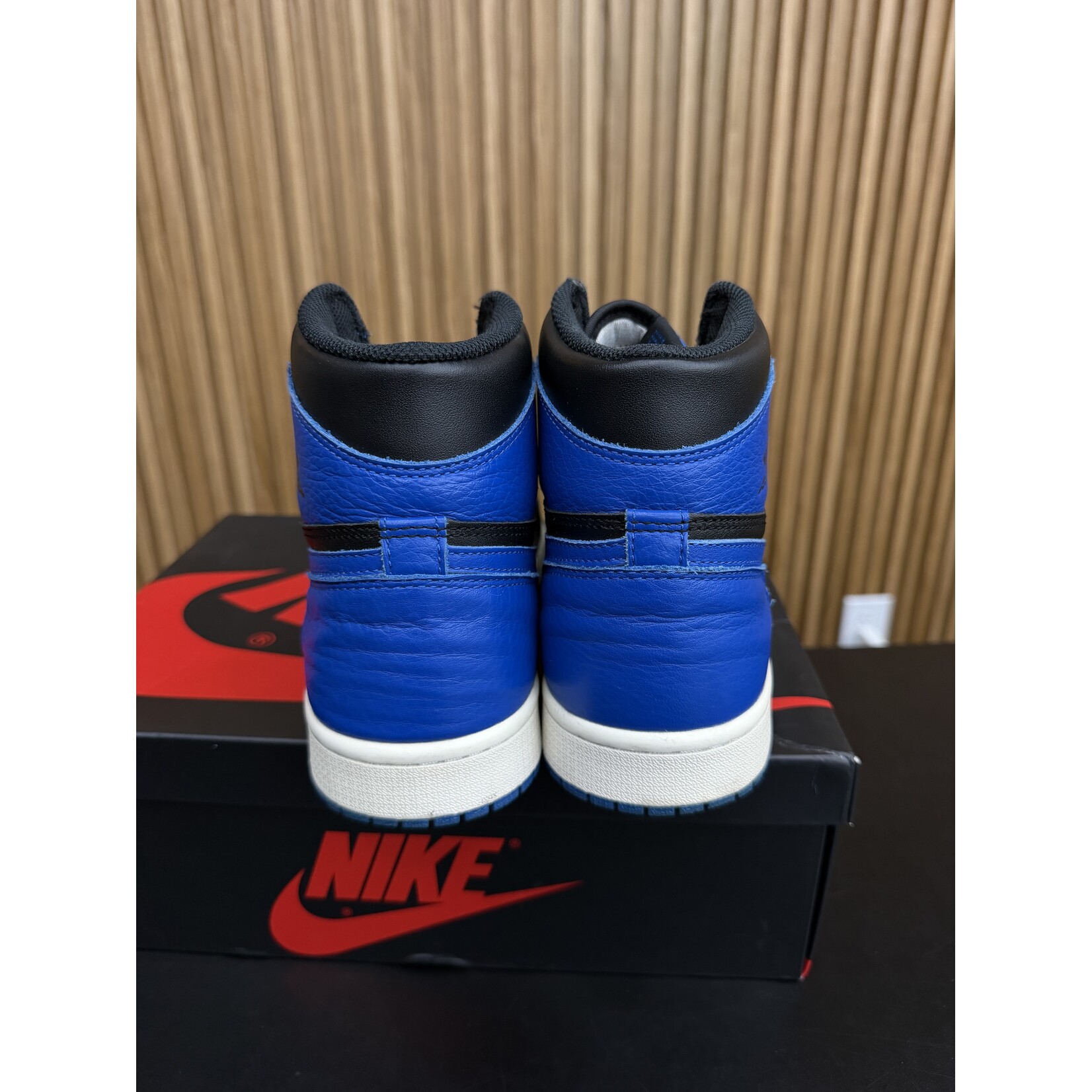 Jordan Jordan 1 Retro Royal (2017) Size 9, PREOWNED