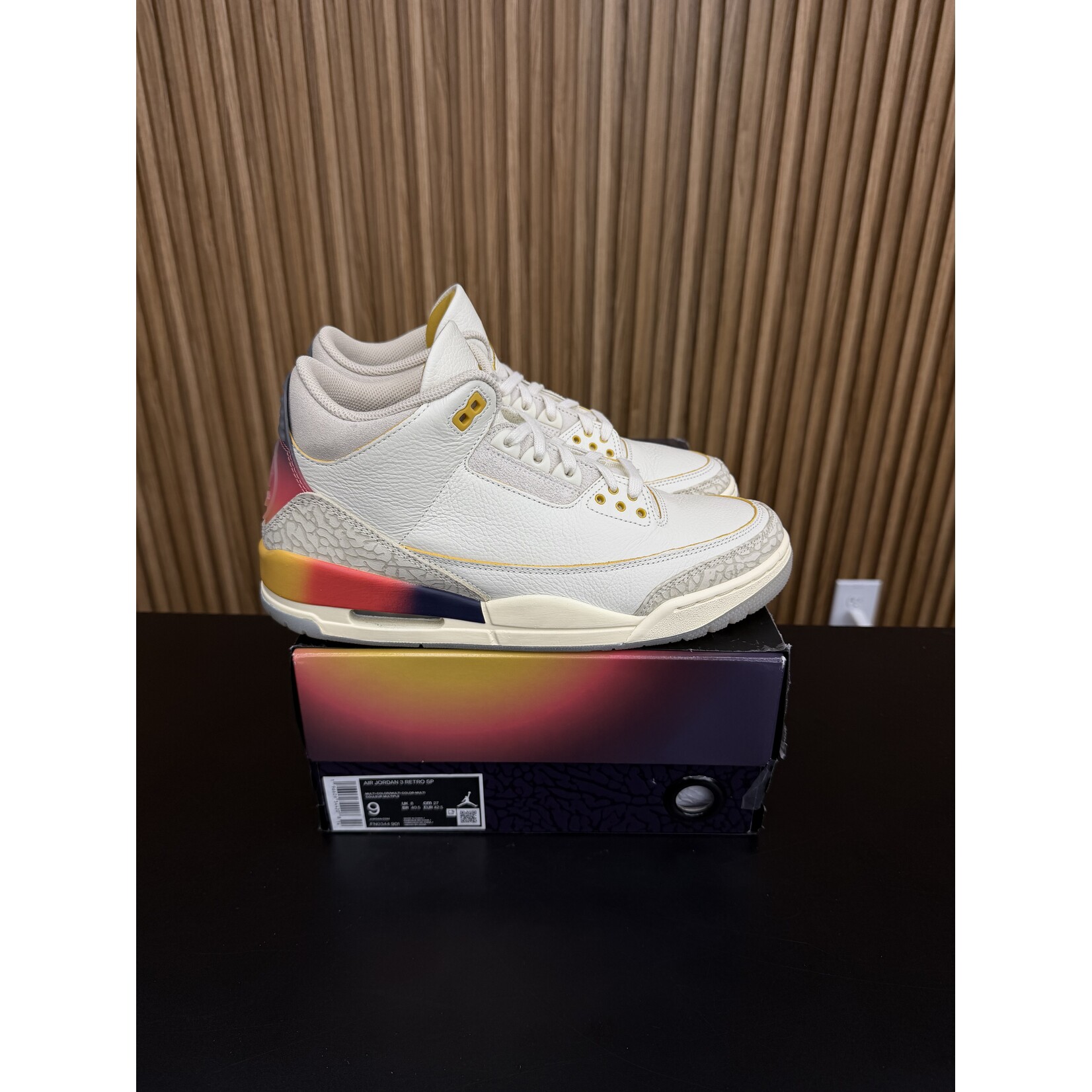 Jordan Jordan 3 Retro SP J Balvin Medellín Sunset Size 9, PREOWNED