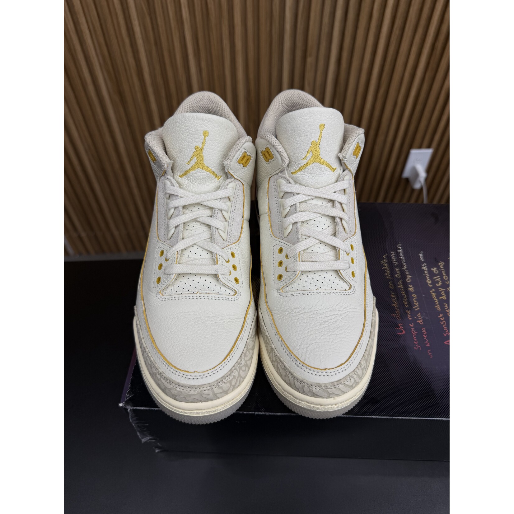 Jordan Jordan 3 Retro SP J Balvin Medellín Sunset Size 9, PREOWNED