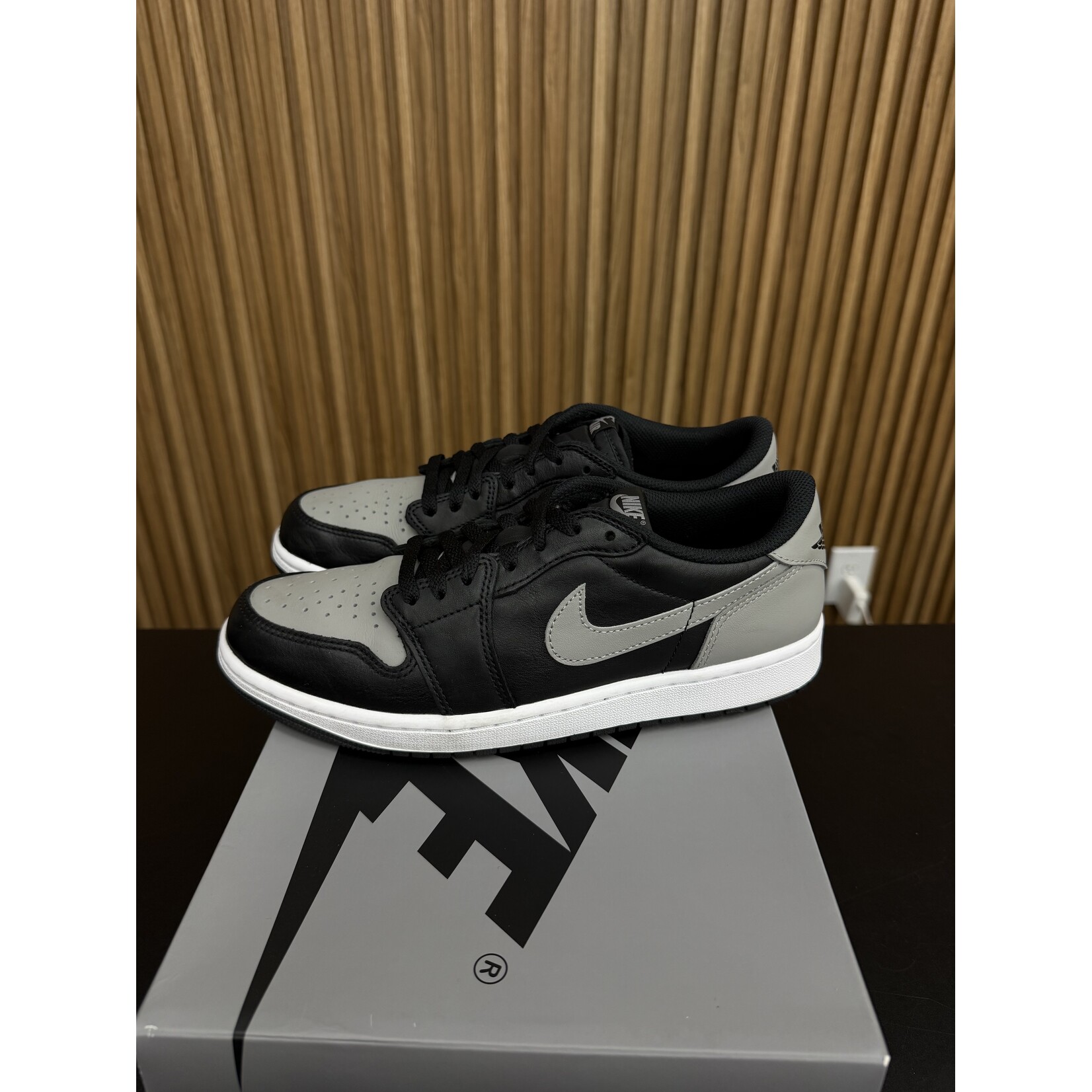 Jordan Jordan 1 Retro Low OG Shadow (2024) Size 9, PREOWNED