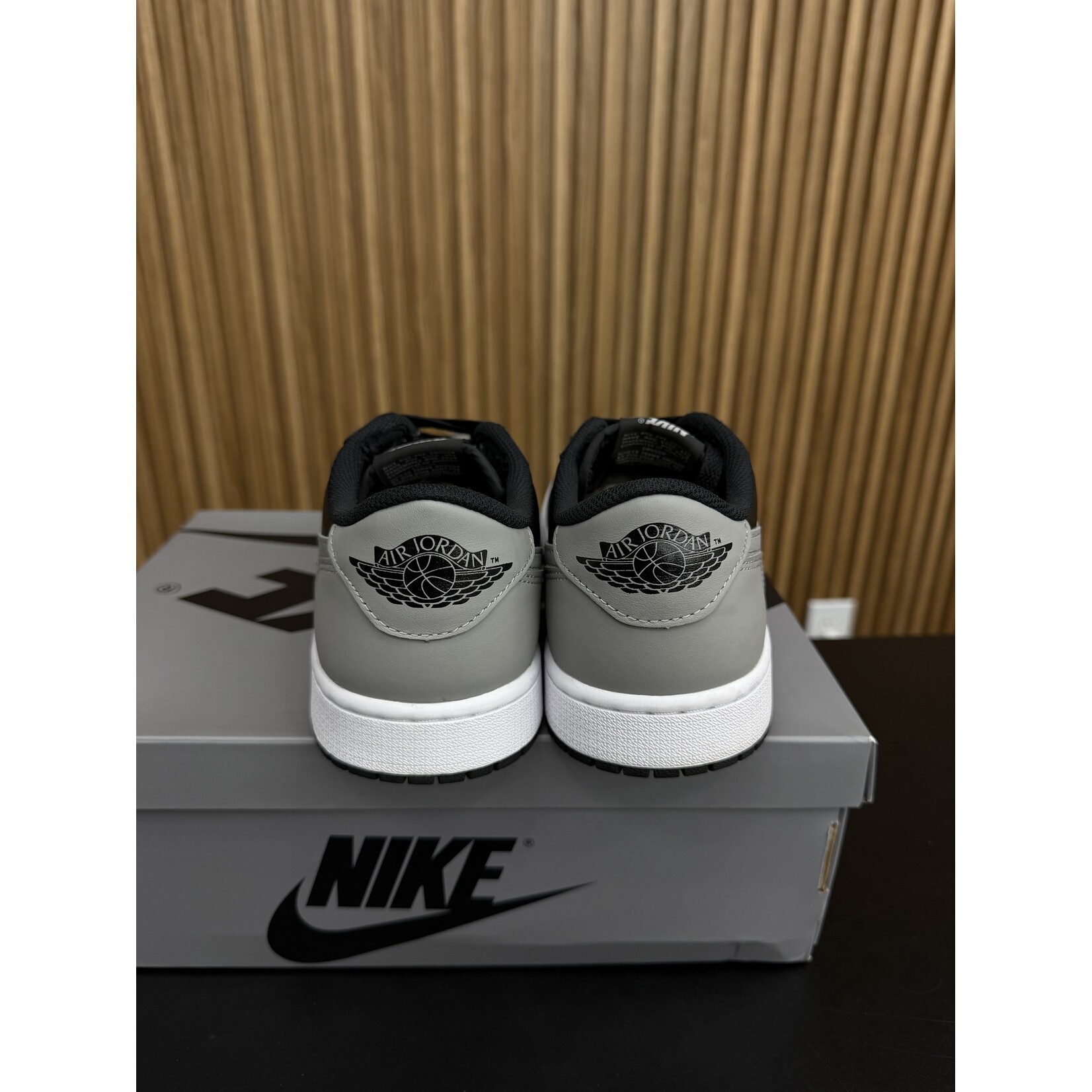 Jordan Jordan 1 Retro Low OG Shadow (2024) Size 9, PREOWNED