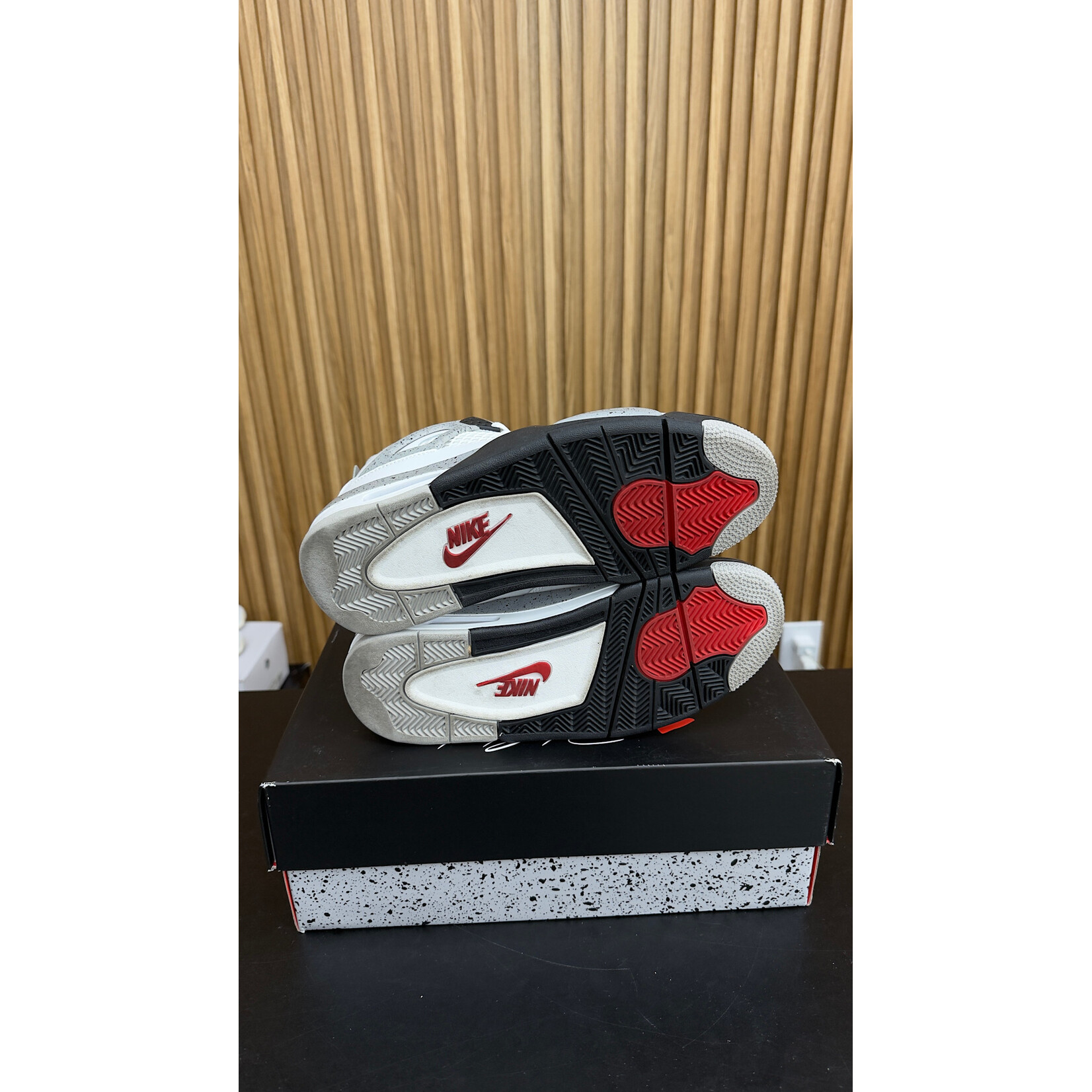 Jordan Jordan 4 Retro White Cement (2025) Size 8, PREOWNED