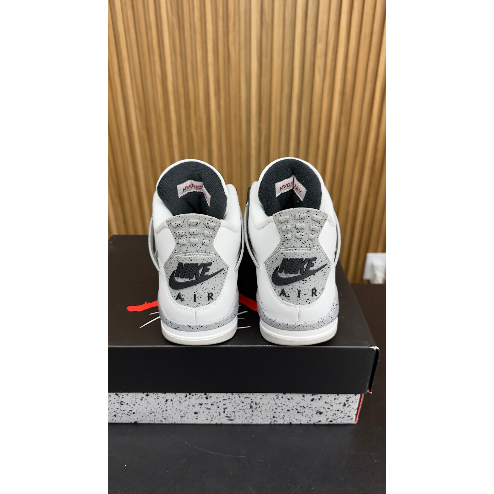 Jordan Jordan 4 Retro White Cement (2025) Size 8, PREOWNED
