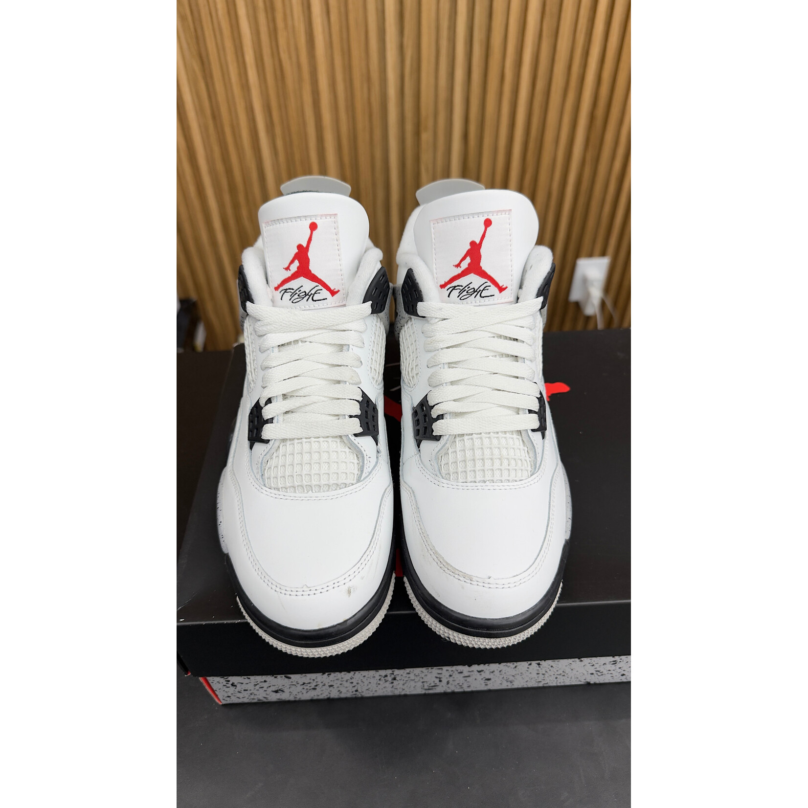 Jordan Jordan 4 Retro White Cement (2025) Size 8, PREOWNED