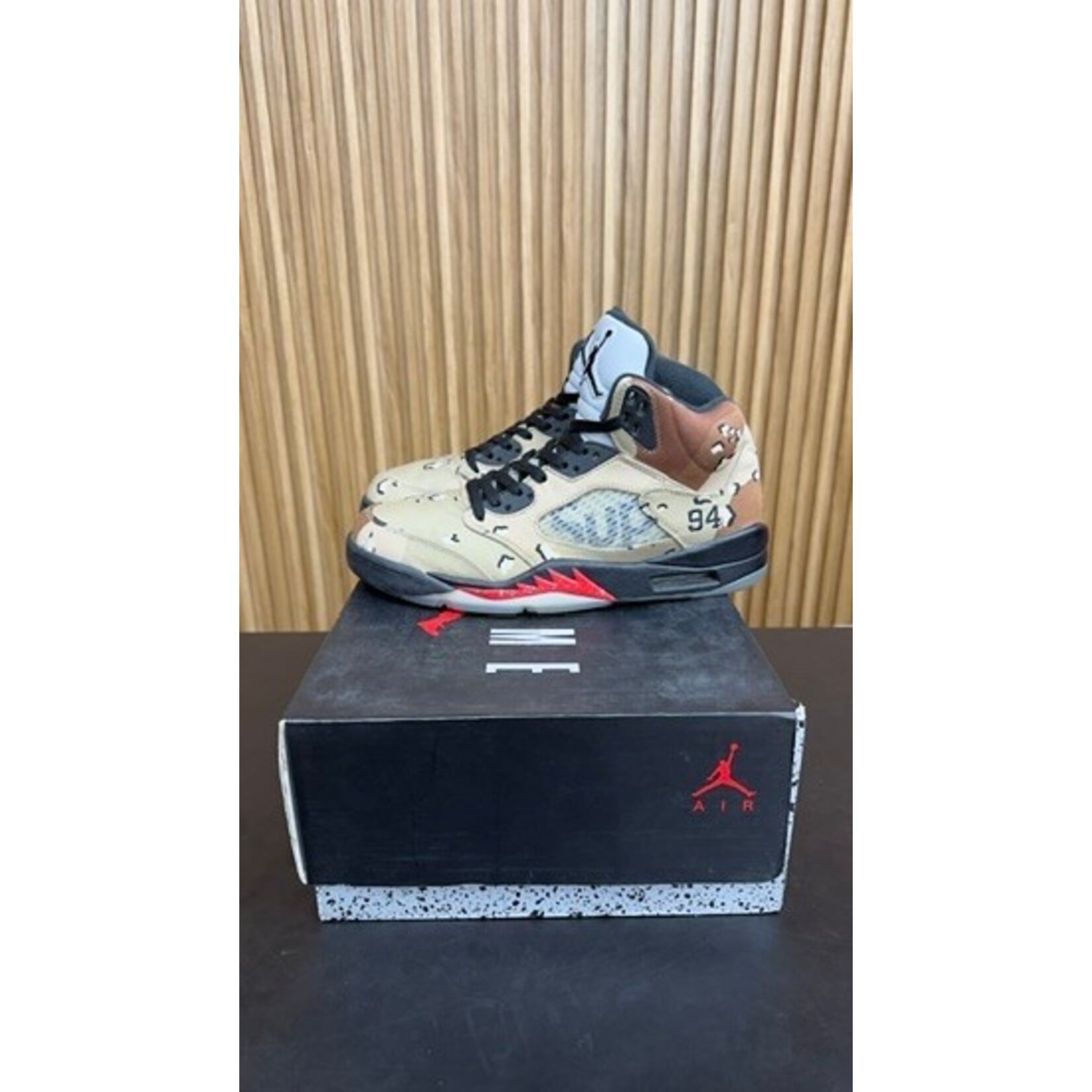 Jordan Jordan 5 Retro Supreme Desert Camo Size 9.5, PREOWNED