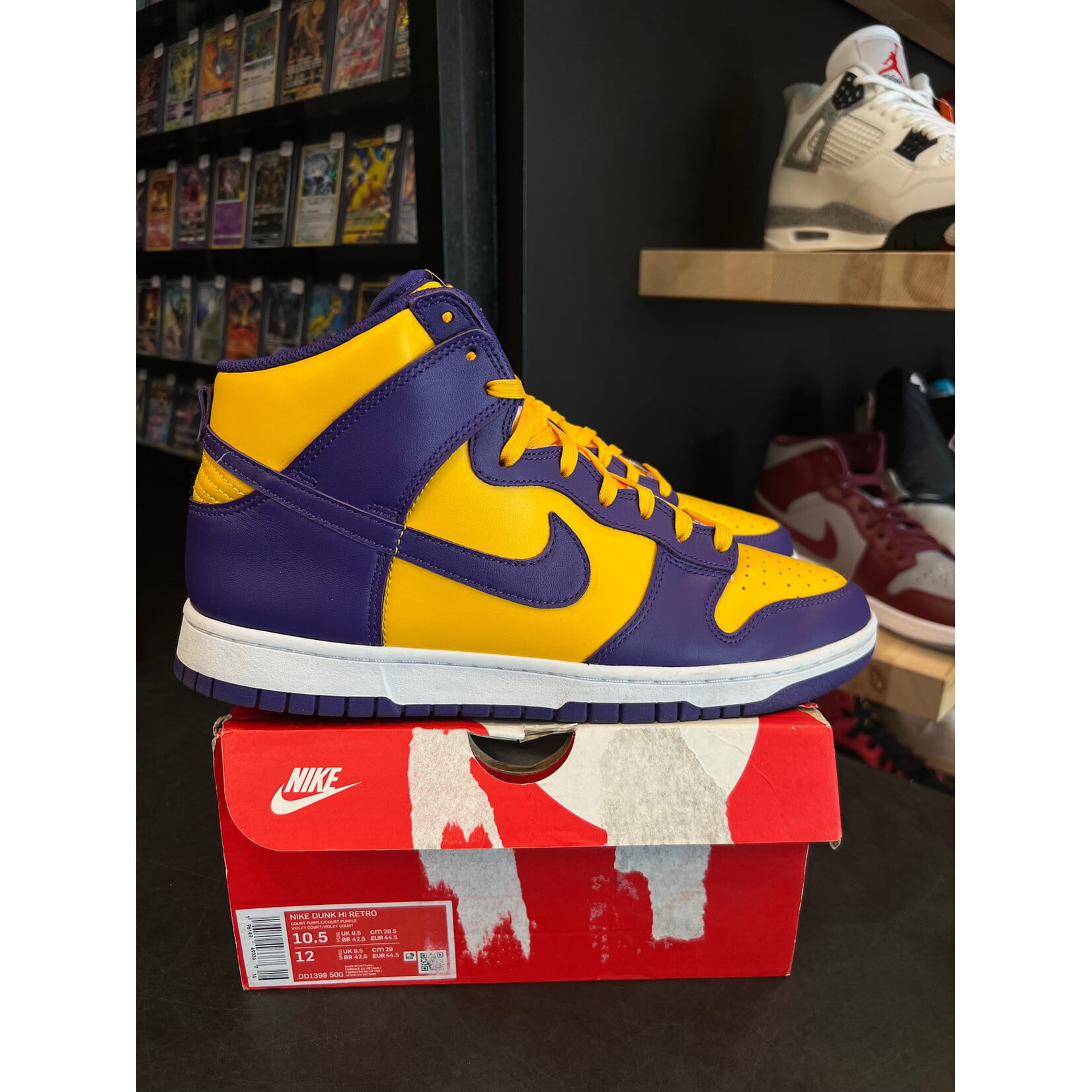 Nike Nike Dunk High Lakers Size 10.5, PREOWNED