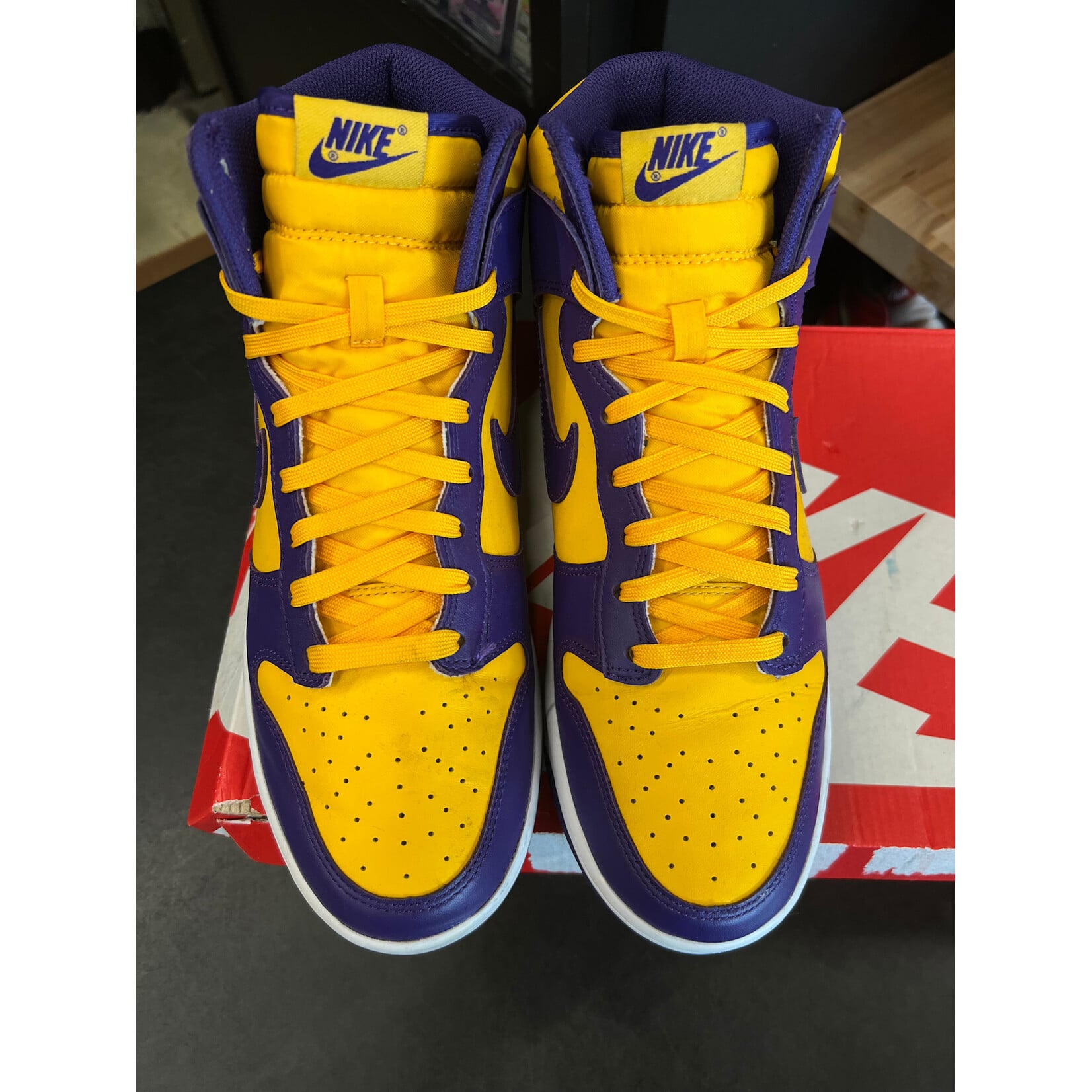 Nike Nike Dunk High Lakers Size 10.5, PREOWNED