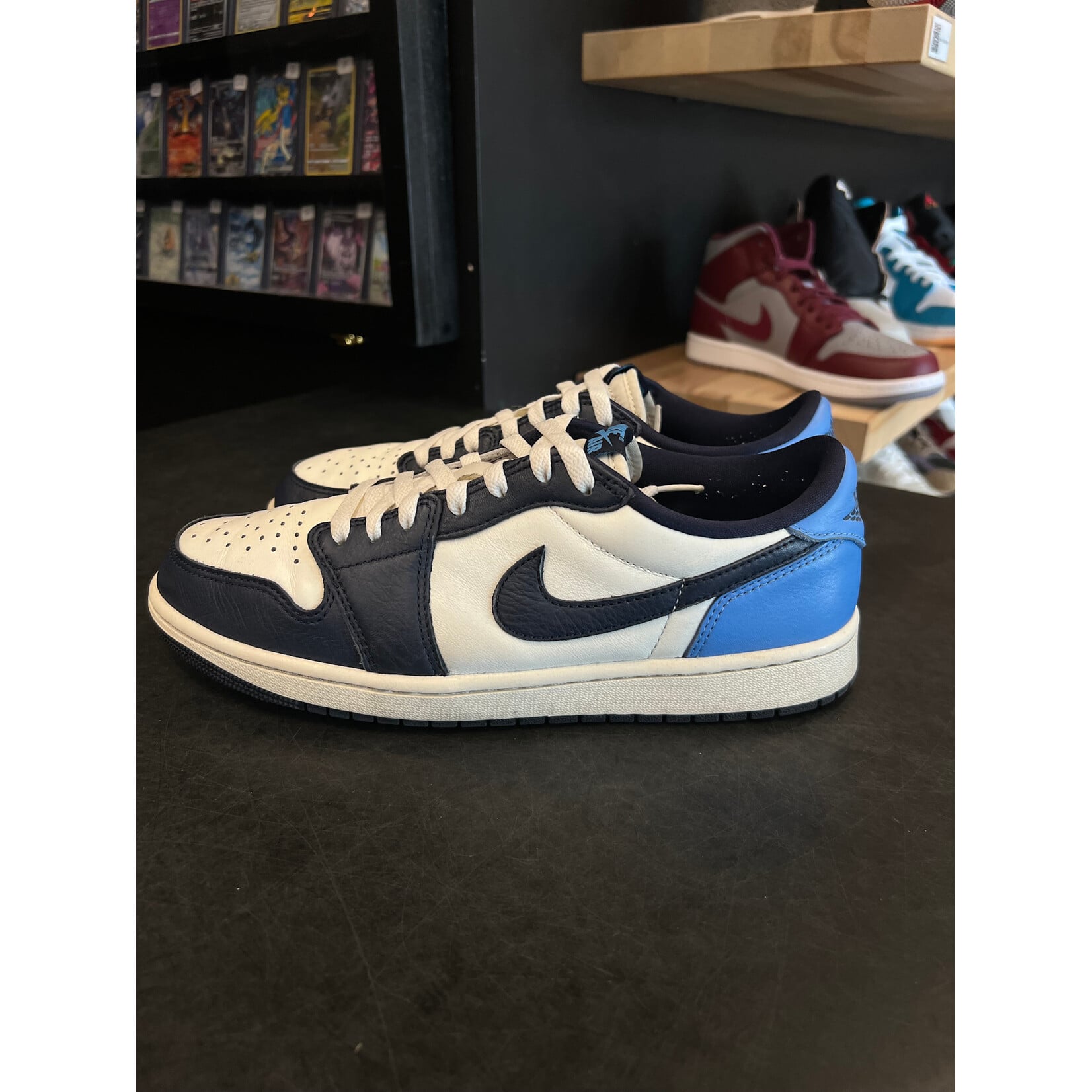 Jordan Jordan 1 Low OG Obsidian UNC Size 10, PREOWNED
