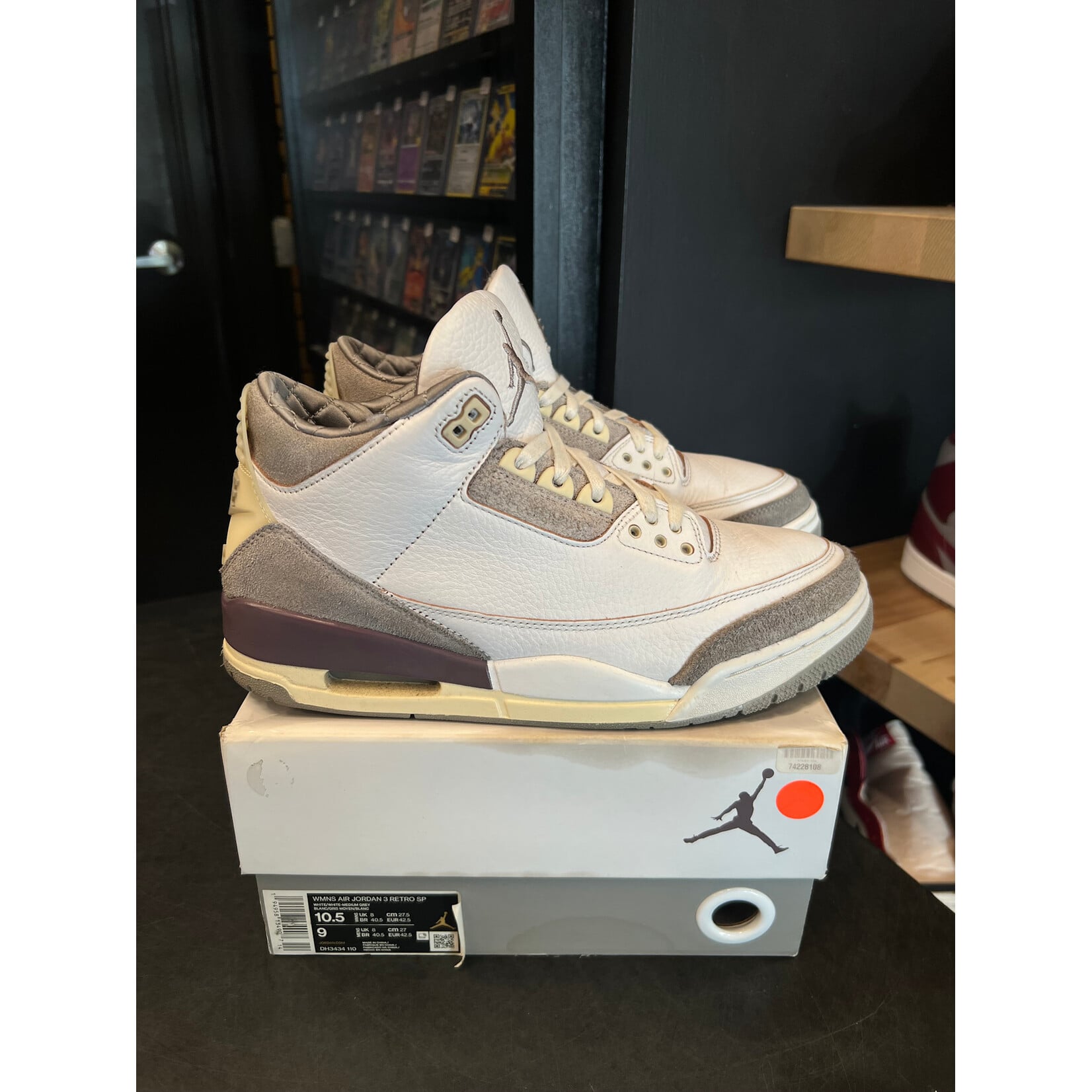 Jordan Jordan 3 Retro SP A Ma Maniére (Women's) Size 10.5W, PREOWNED