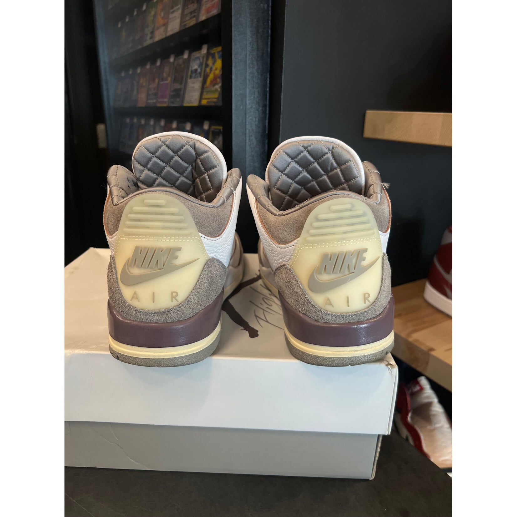 Jordan Jordan 3 Retro SP A Ma Maniére (Women's) Size 10.5W, PREOWNED