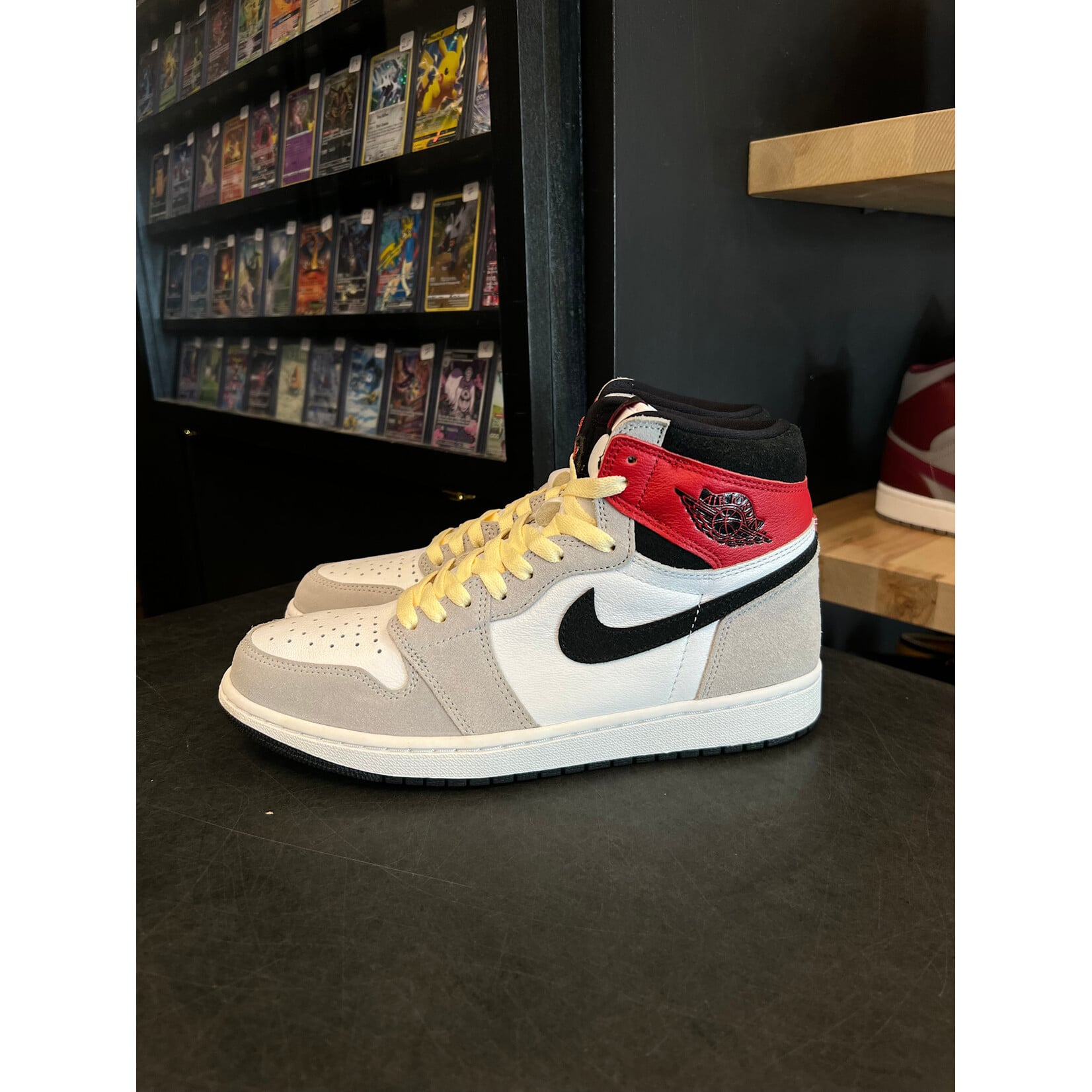 Jordan Jordan 1 Retro High Light Smoke Grey Size 9, PREOWNED