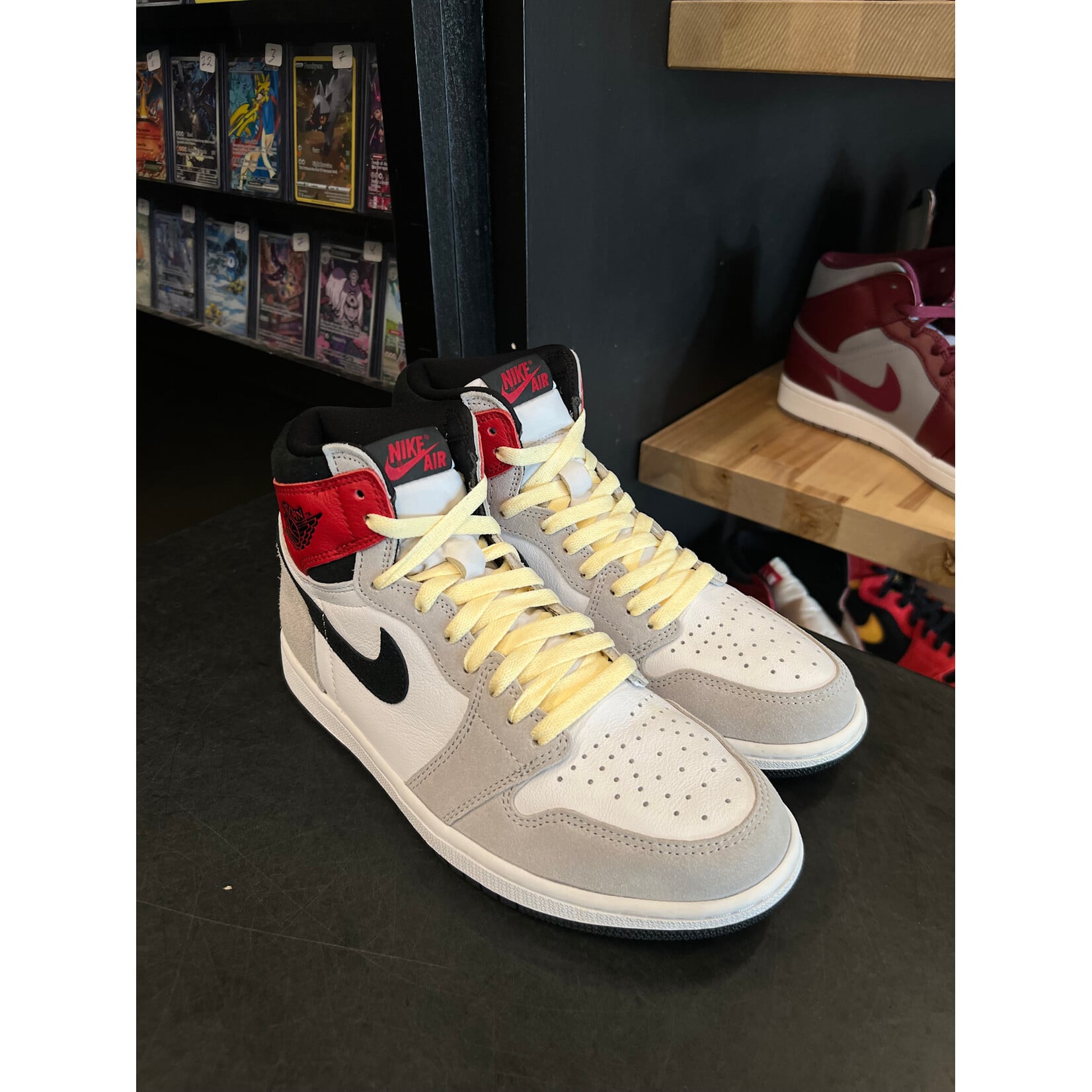 Jordan Jordan 1 Retro High Light Smoke Grey Size 9, PREOWNED