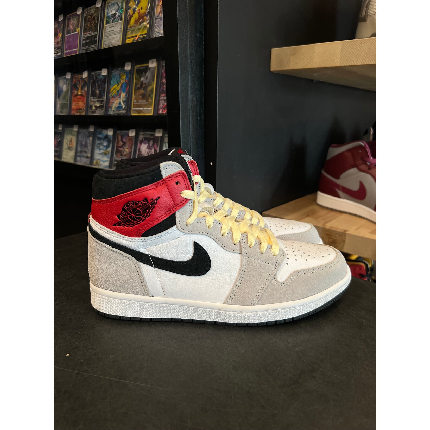 Jordan Jordan 1 Retro High Light Smoke Grey Size 9, PREOWNED
