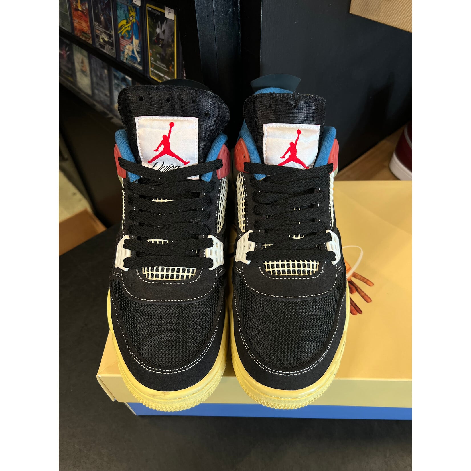 Jordan Jordan 4 Retro Union Off Noir Size 9, PREOWNED