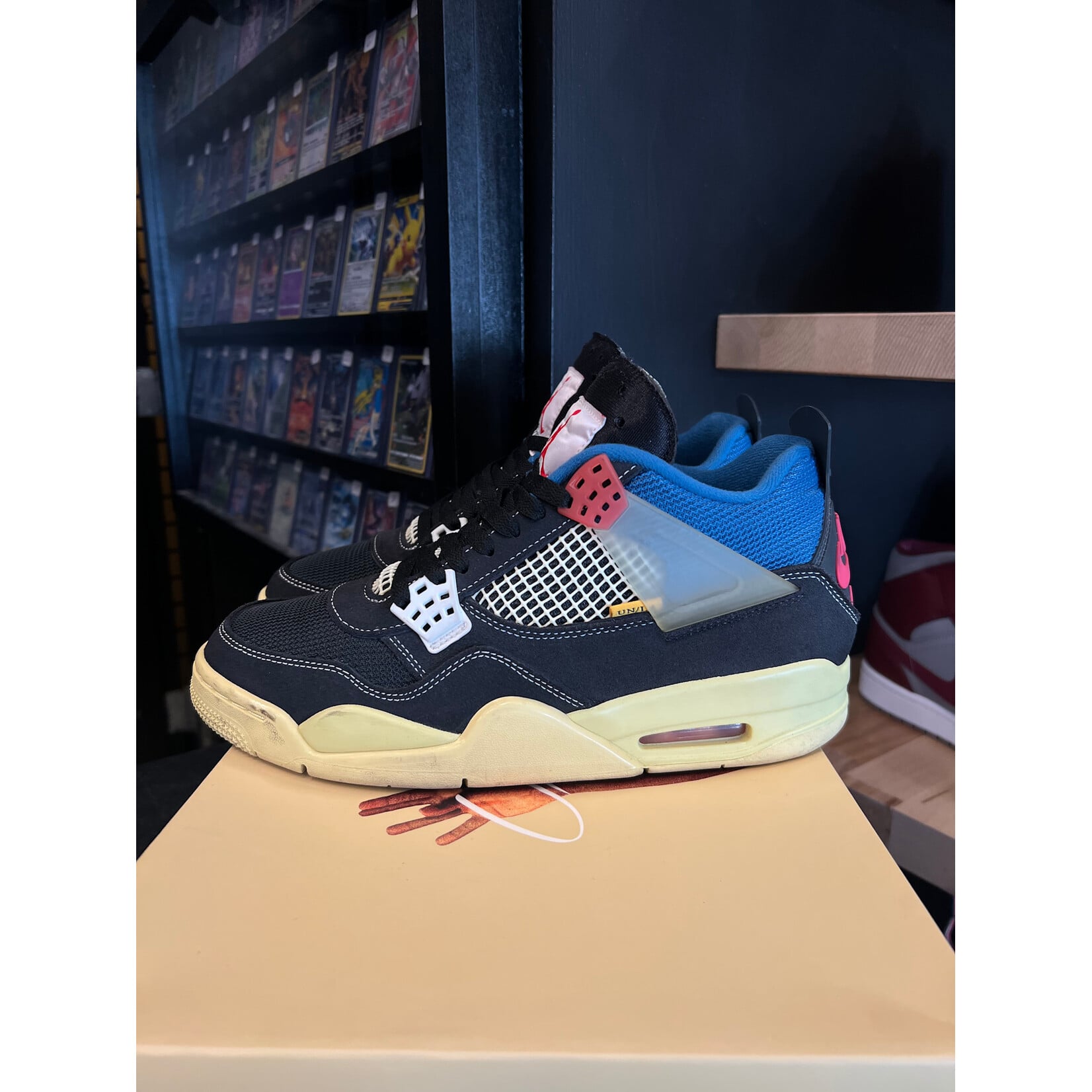 Jordan Jordan 4 Retro Union Off Noir Size 9, PREOWNED