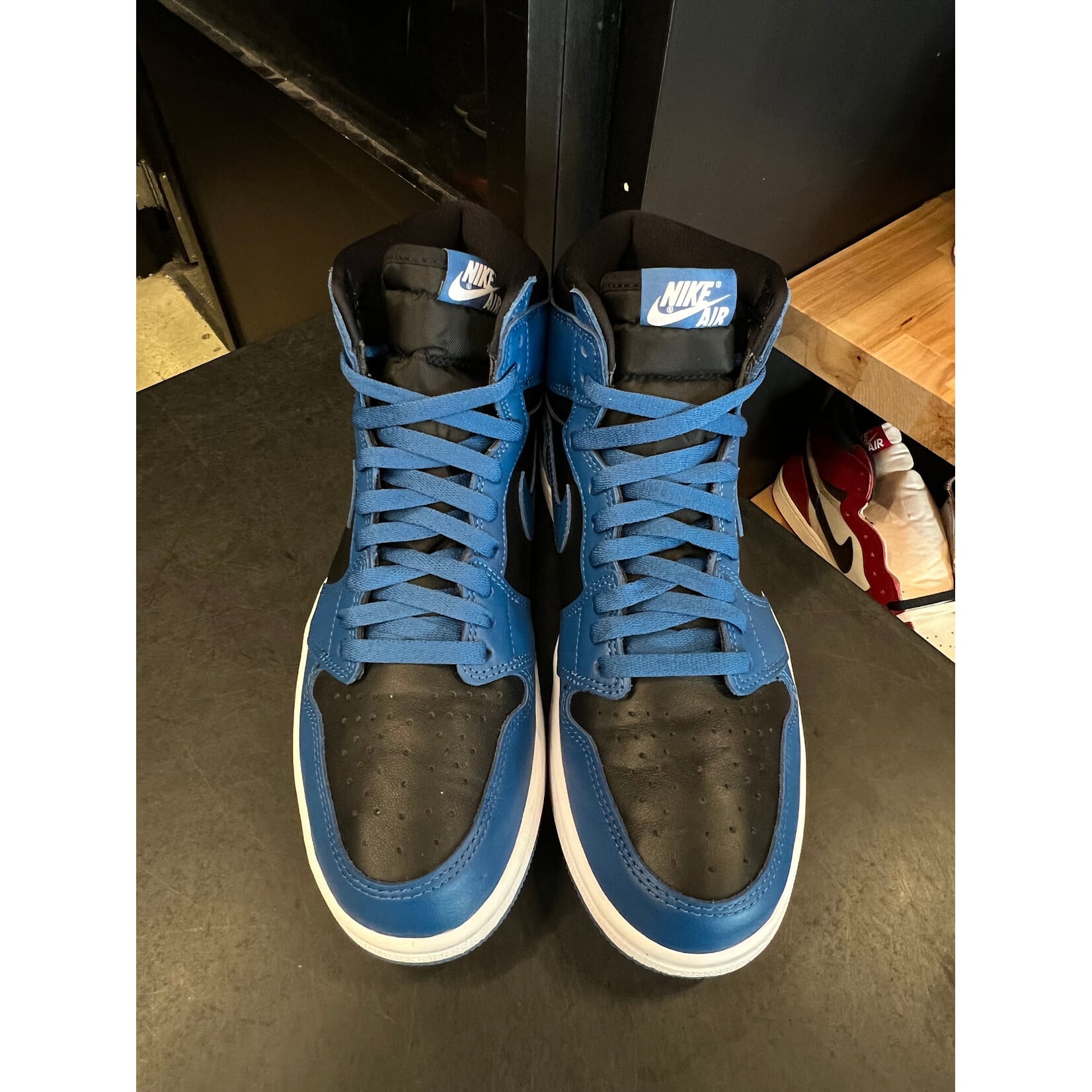 Jordan Jordan 1 Retro High OG Dark Marina Blue Size 9, PREOWNED