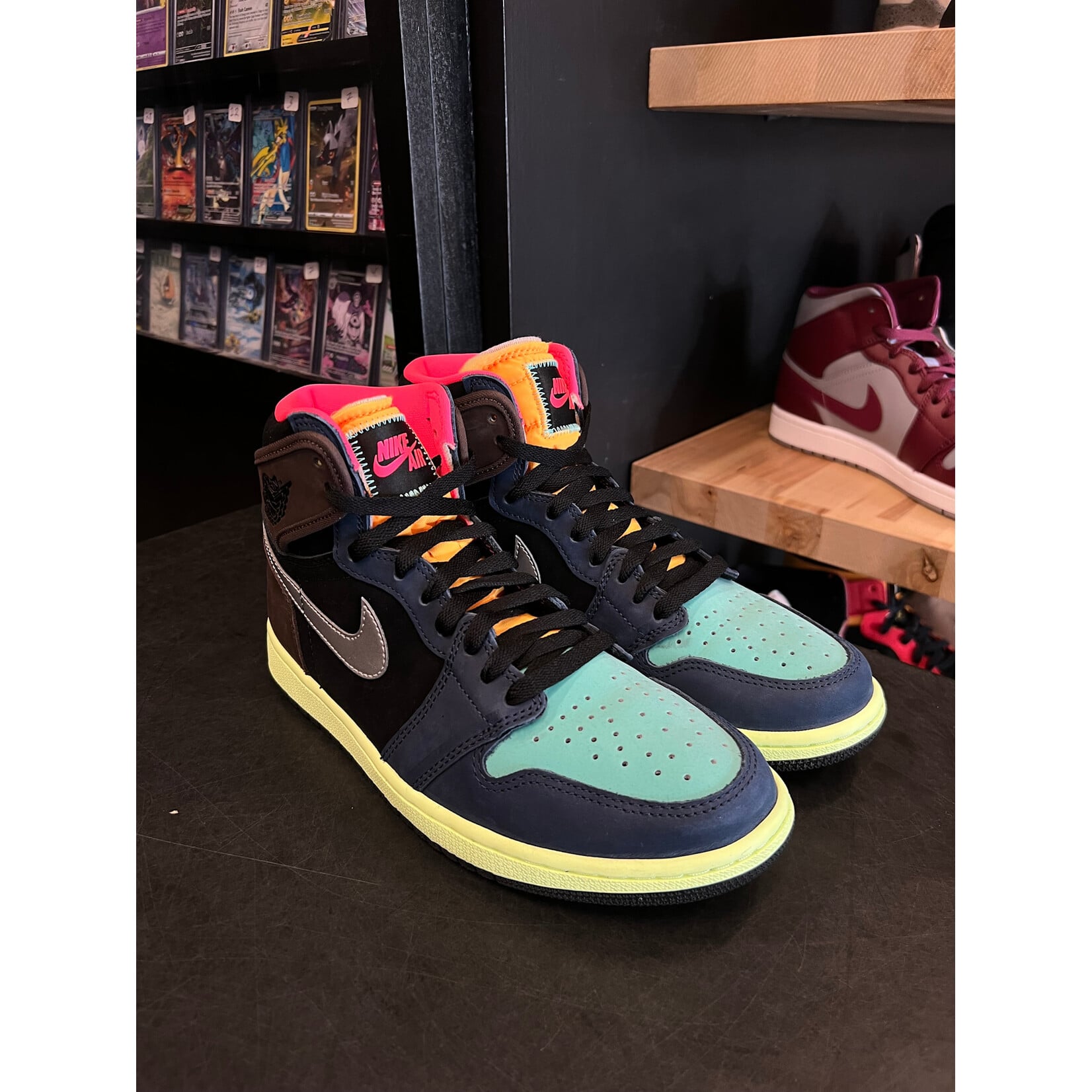 Jordan Jordan 1 Retro High Tokyo Bio Hack Size 9, PREOWNED