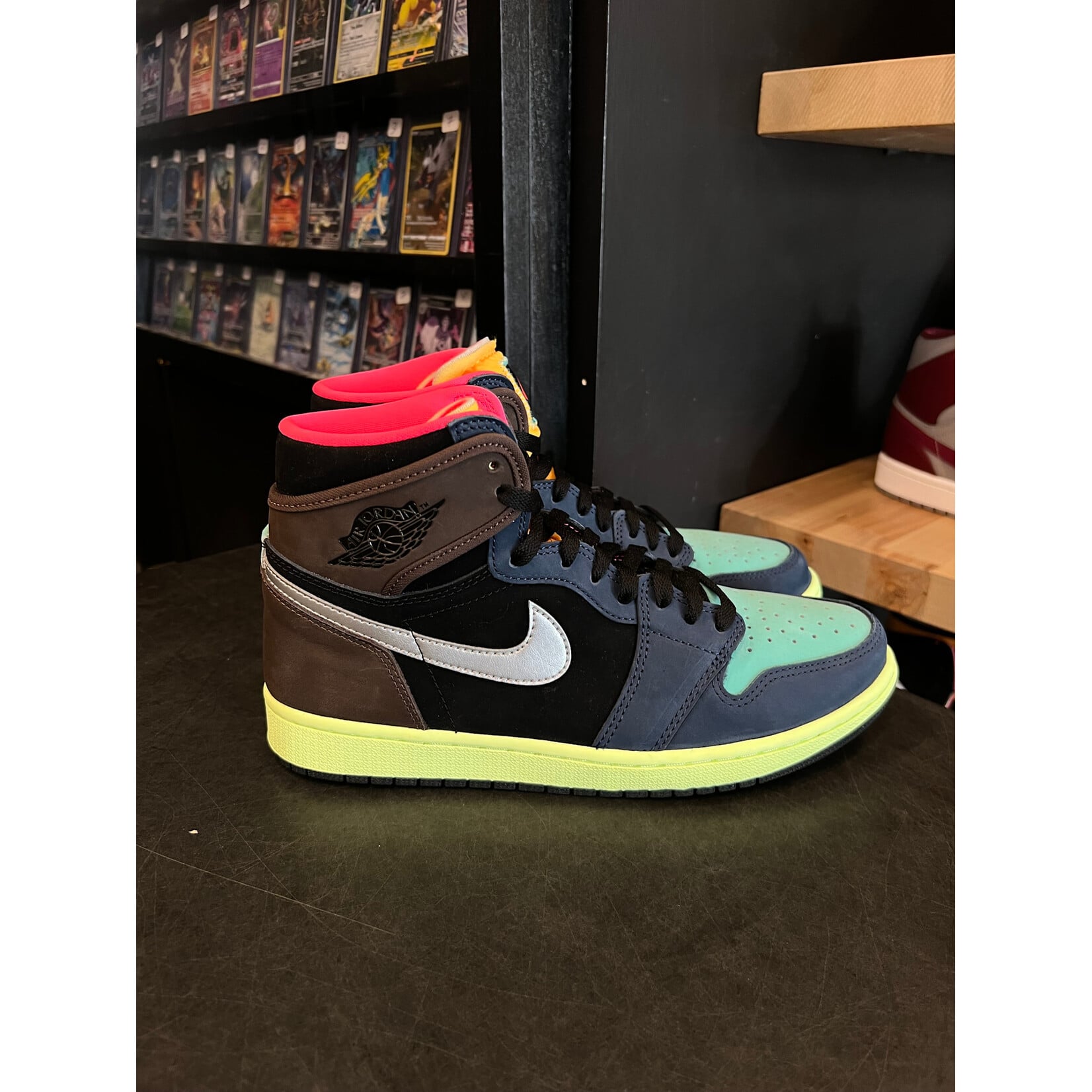 Jordan Jordan 1 Retro High Tokyo Bio Hack Size 9, PREOWNED