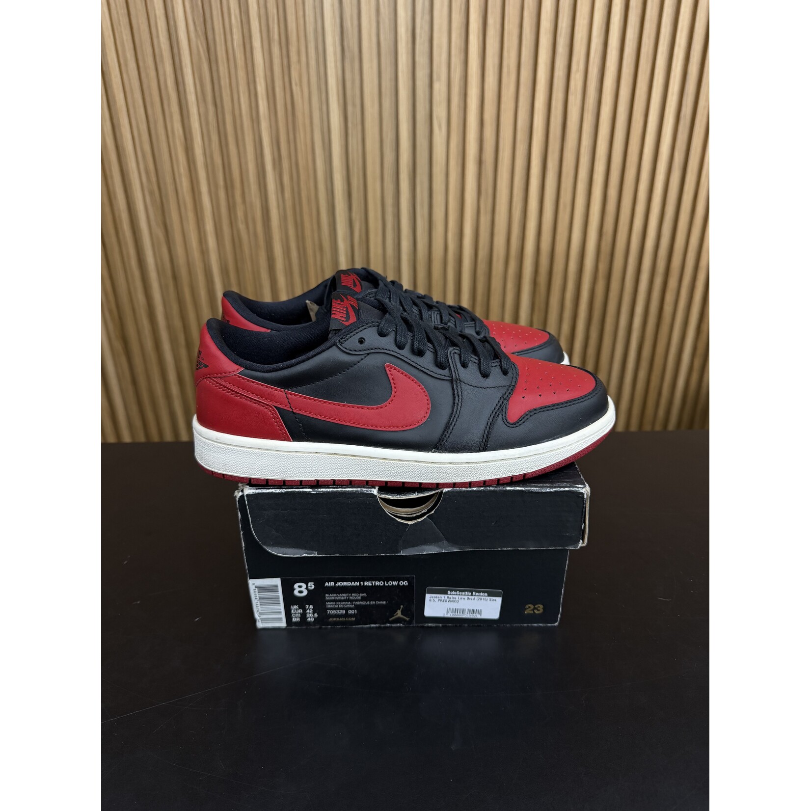 Jordan Jordan 1 Retro Low Bred (2015) Size 8.5, PREOWNED