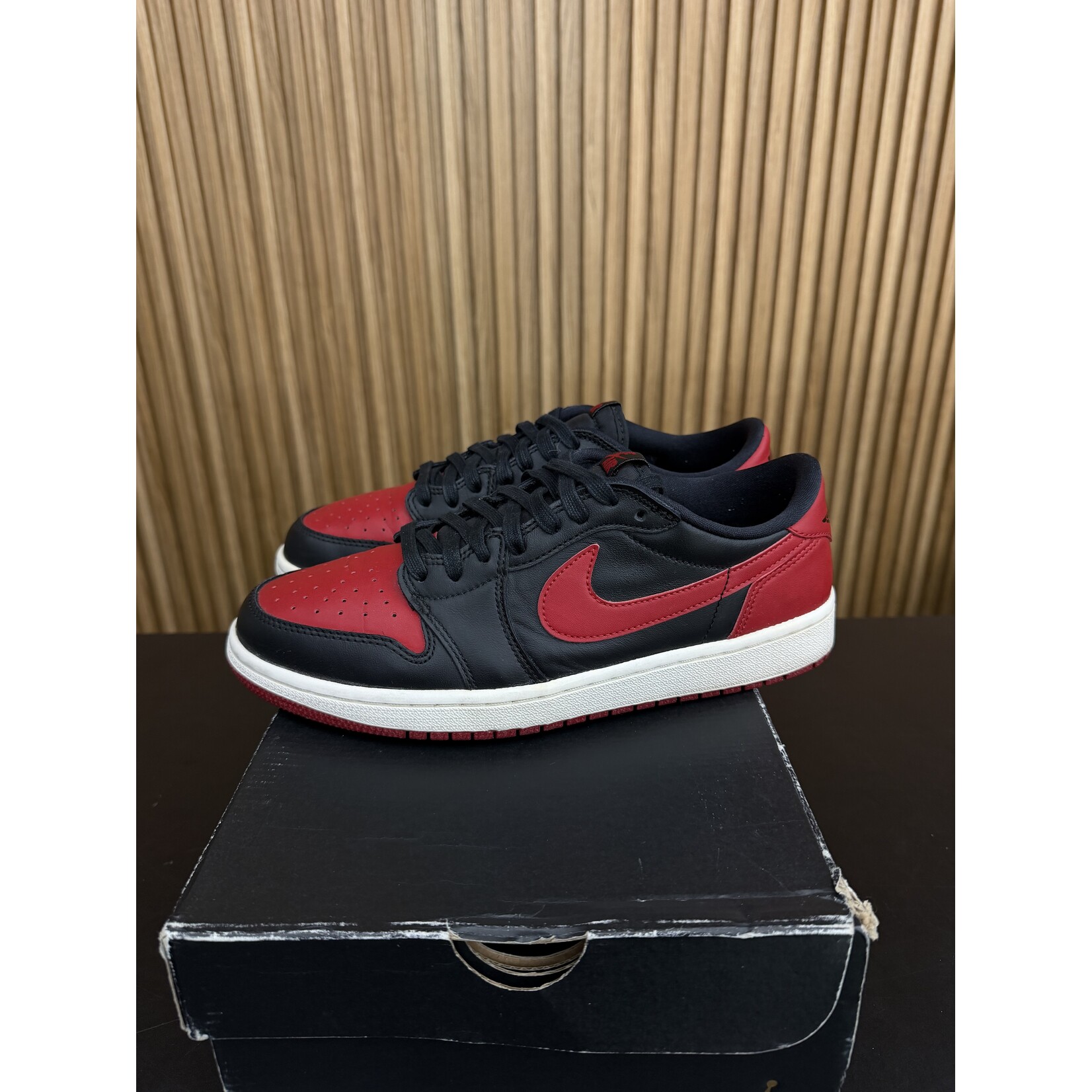 Jordan Jordan 1 Retro Low Bred (2015) Size 8.5, PREOWNED