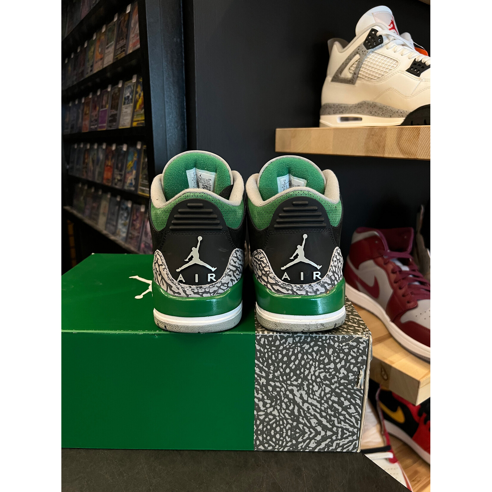 Jordan Jordan 3 Retro Pine Green Size 8, PREOWNED