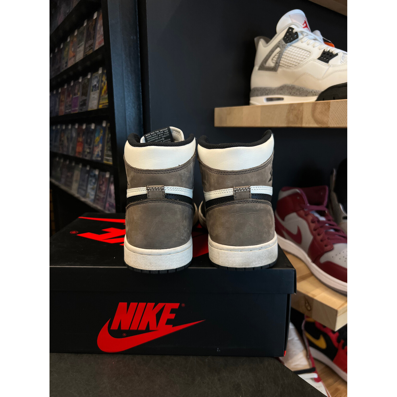 Jordan Jordan 1 Retro High Dark Mocha Size 8, PREOWNED