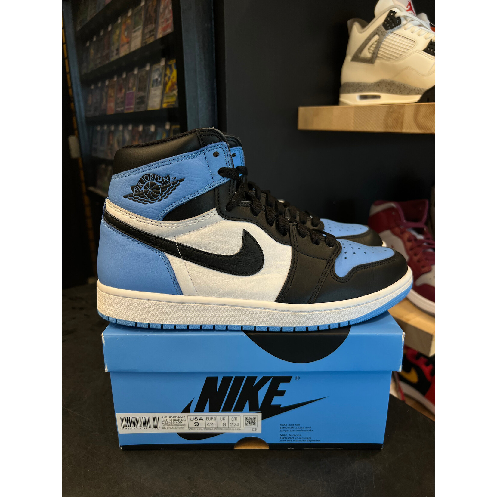 Jordan Jordan 1 Retro High OG UNC Toe Size 9, PREOWNED
